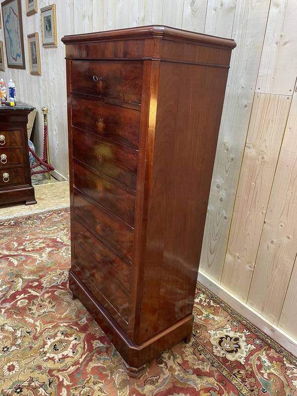 Semainier époque Louis Philippe en acajou et placage d’acajou