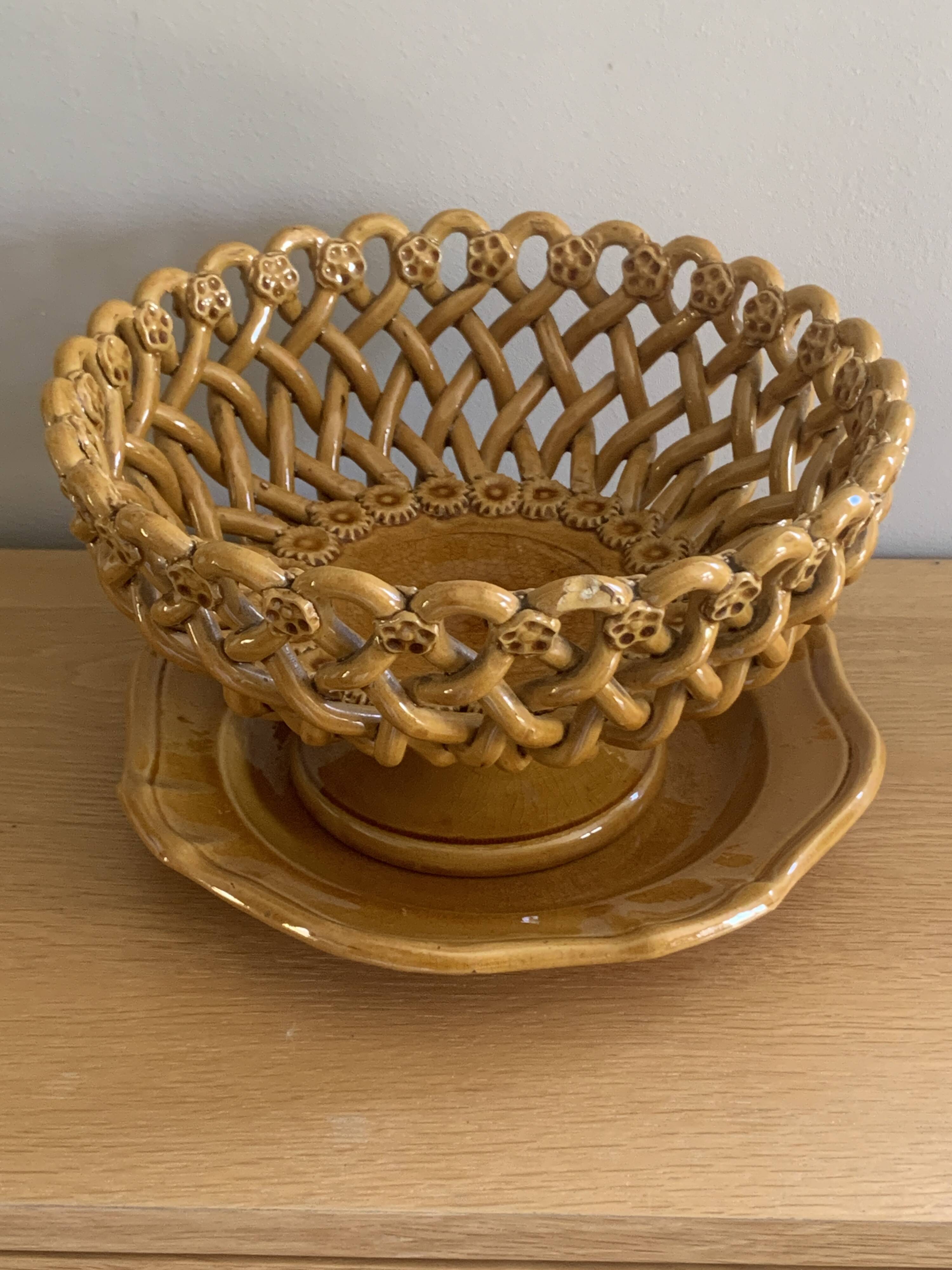Basket and plate Pichon