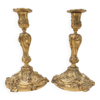 Paire de bougeoirs de style louis xv rocaille modéle de slodtz, 19 ème