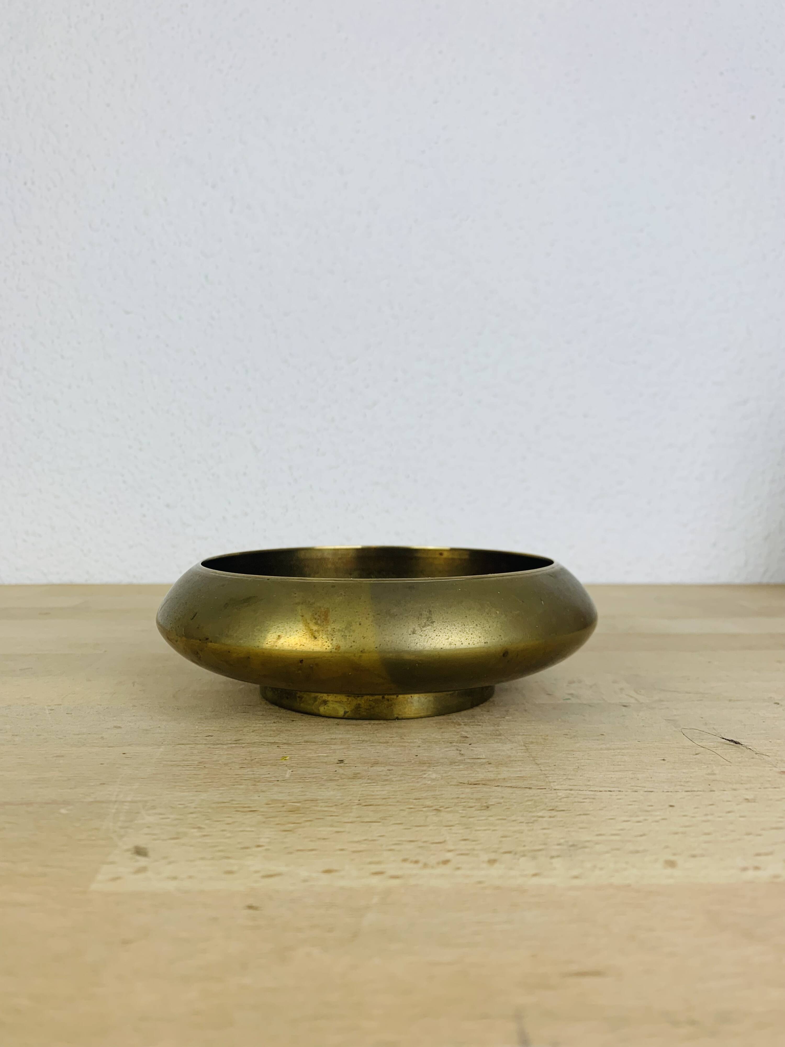 Vintage round gold-plated brass pocket tray