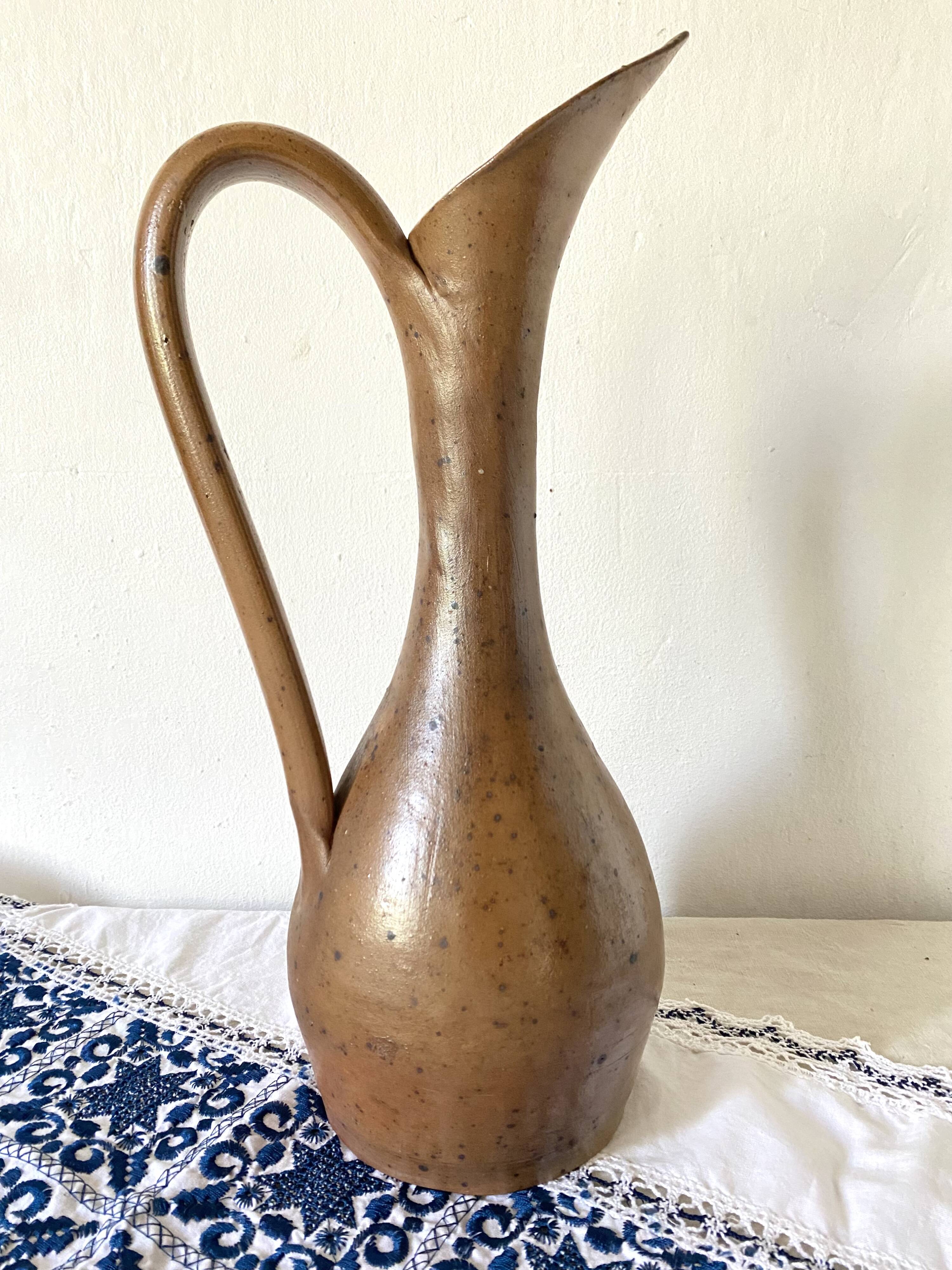 Large pyrety stoneware jug h39 cm