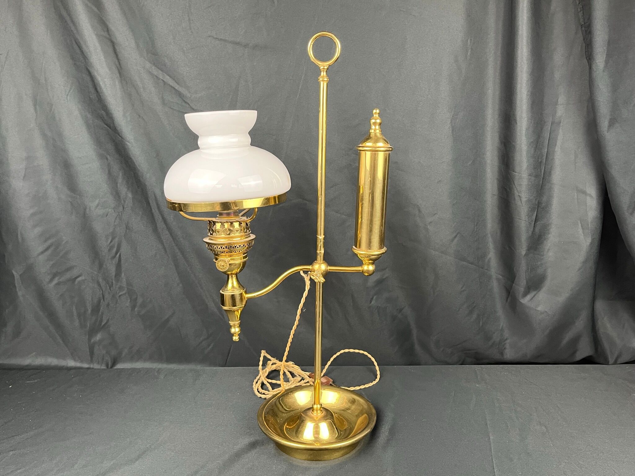 Antique Quintet opaline globe lamp, 20th century