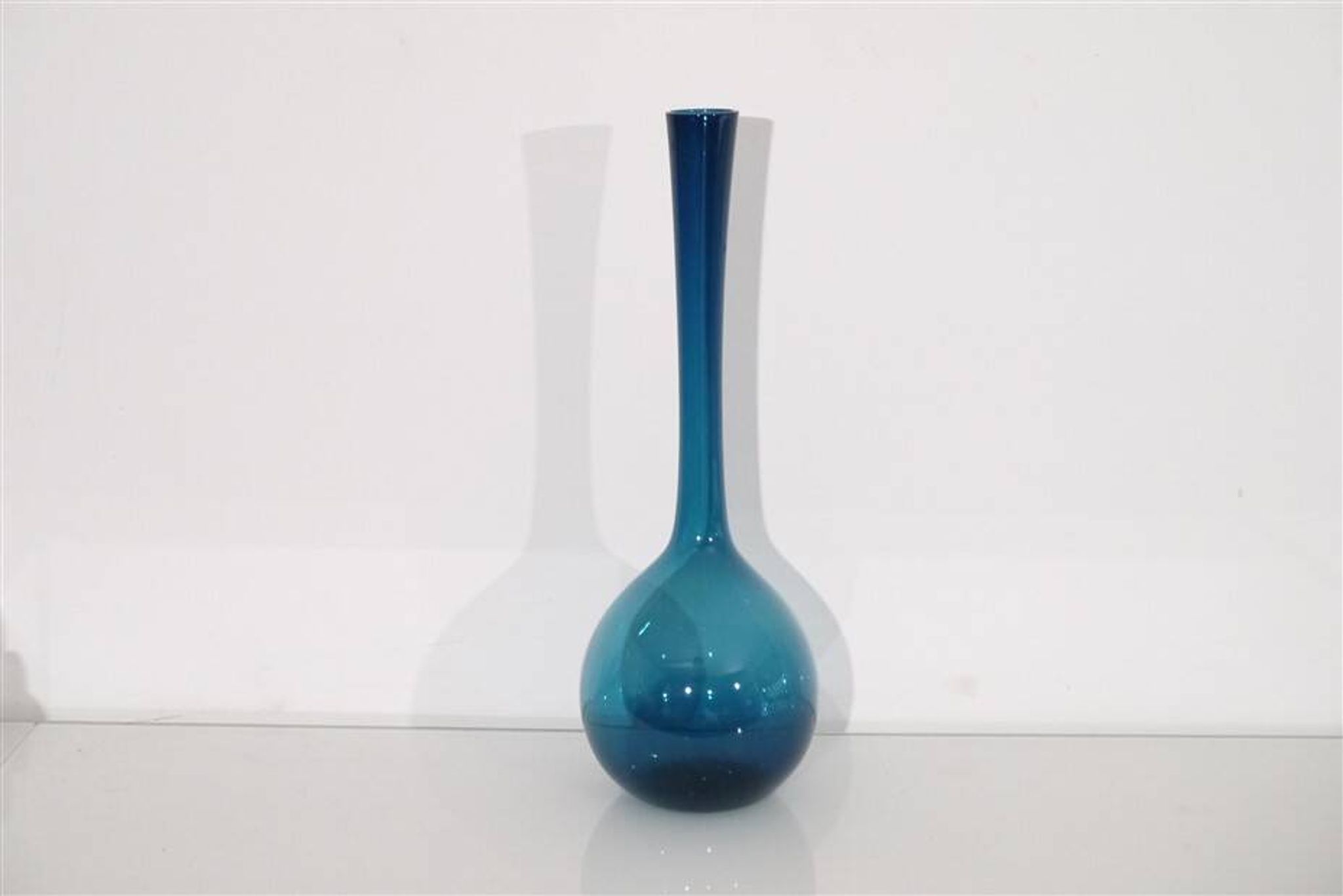 Blown glass vase by Arthur Percy 1970