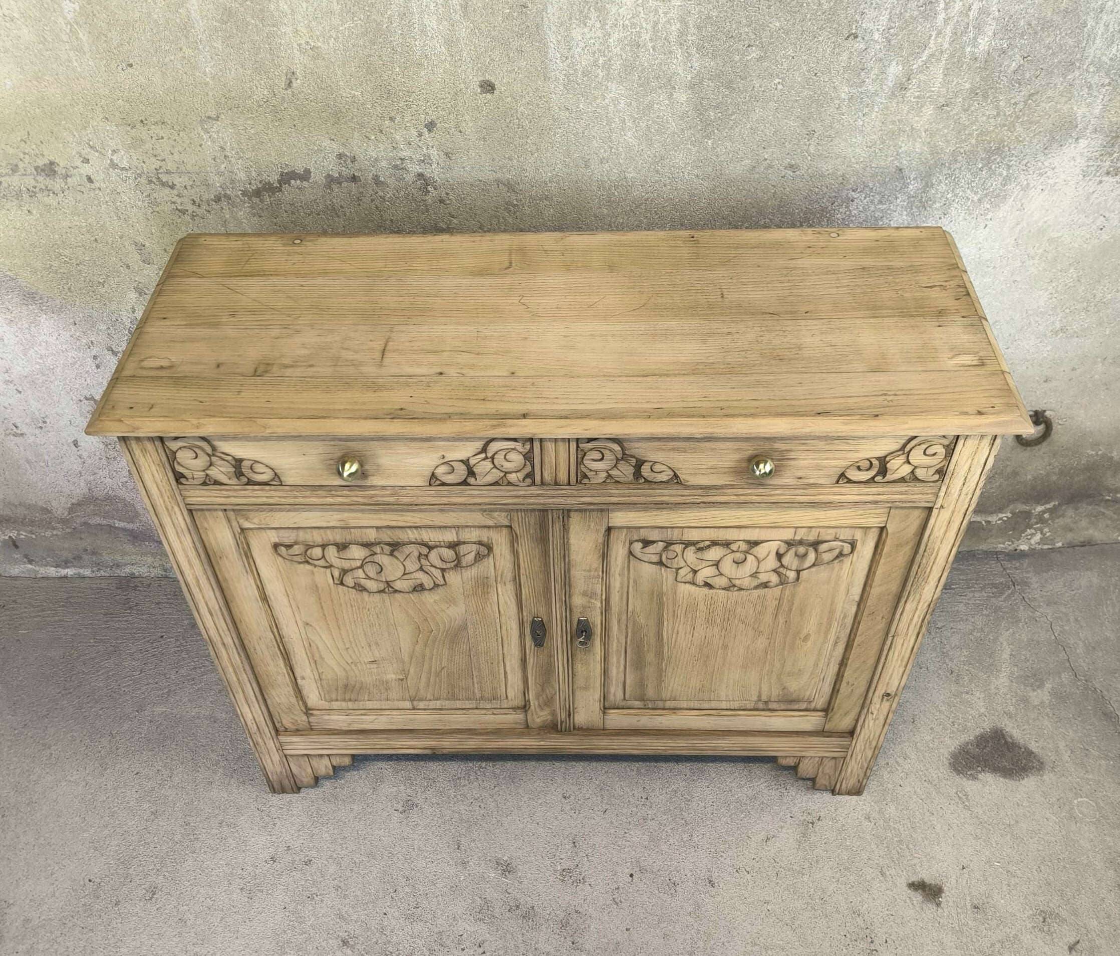 Buffet parisien vintage art déco en bois massif.