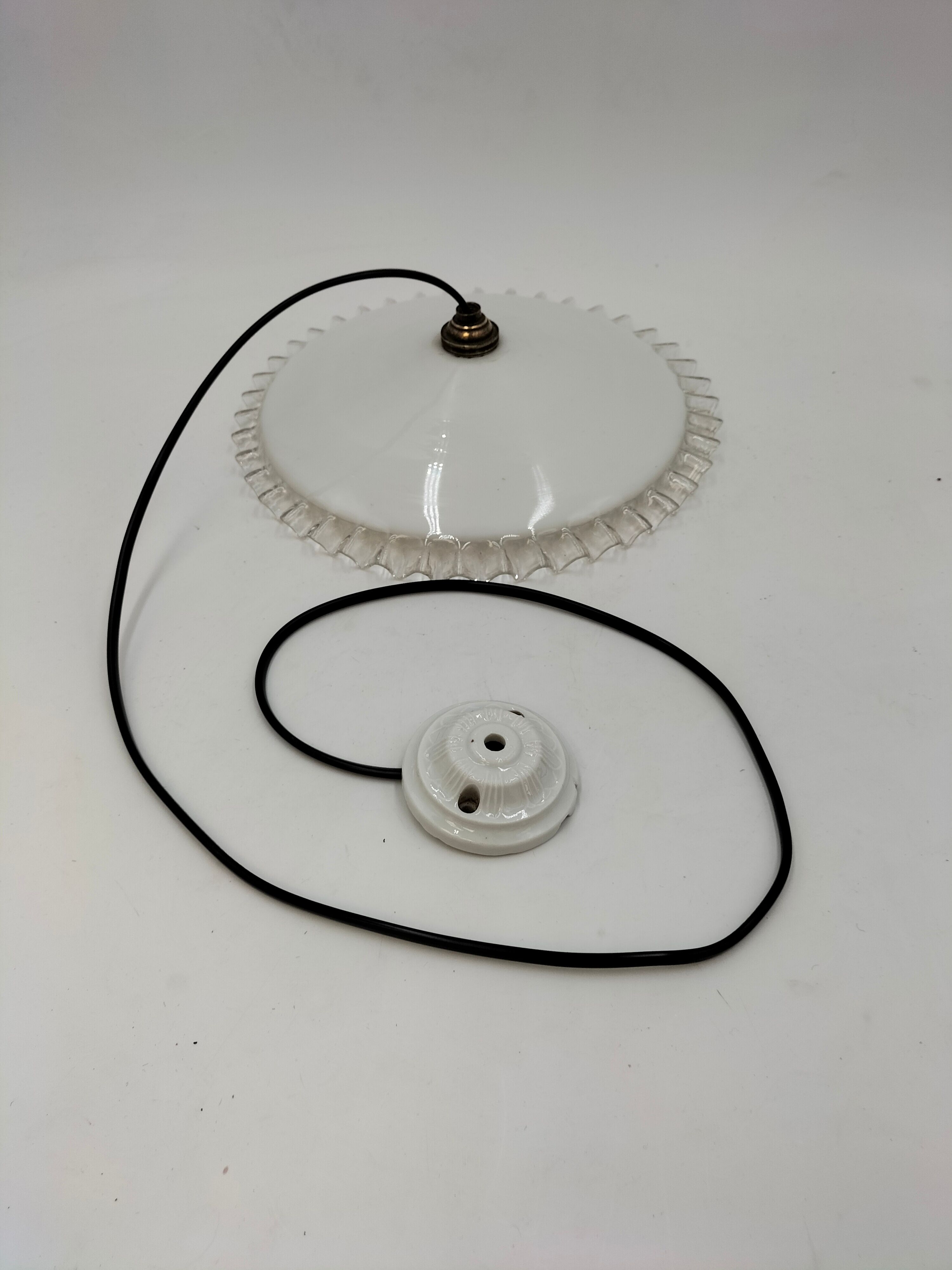 Old opaline suspension