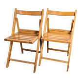 Paire de chaises pliantes en bois