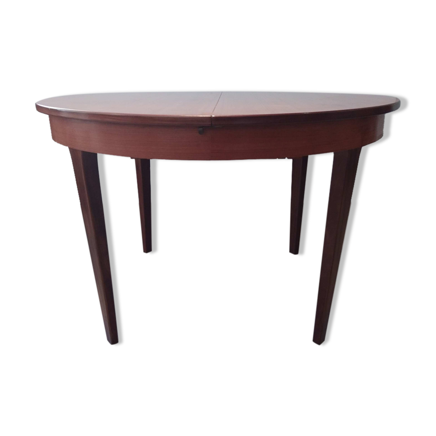 Butterfly extension teak round table