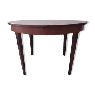 Butterfly extension teak round table