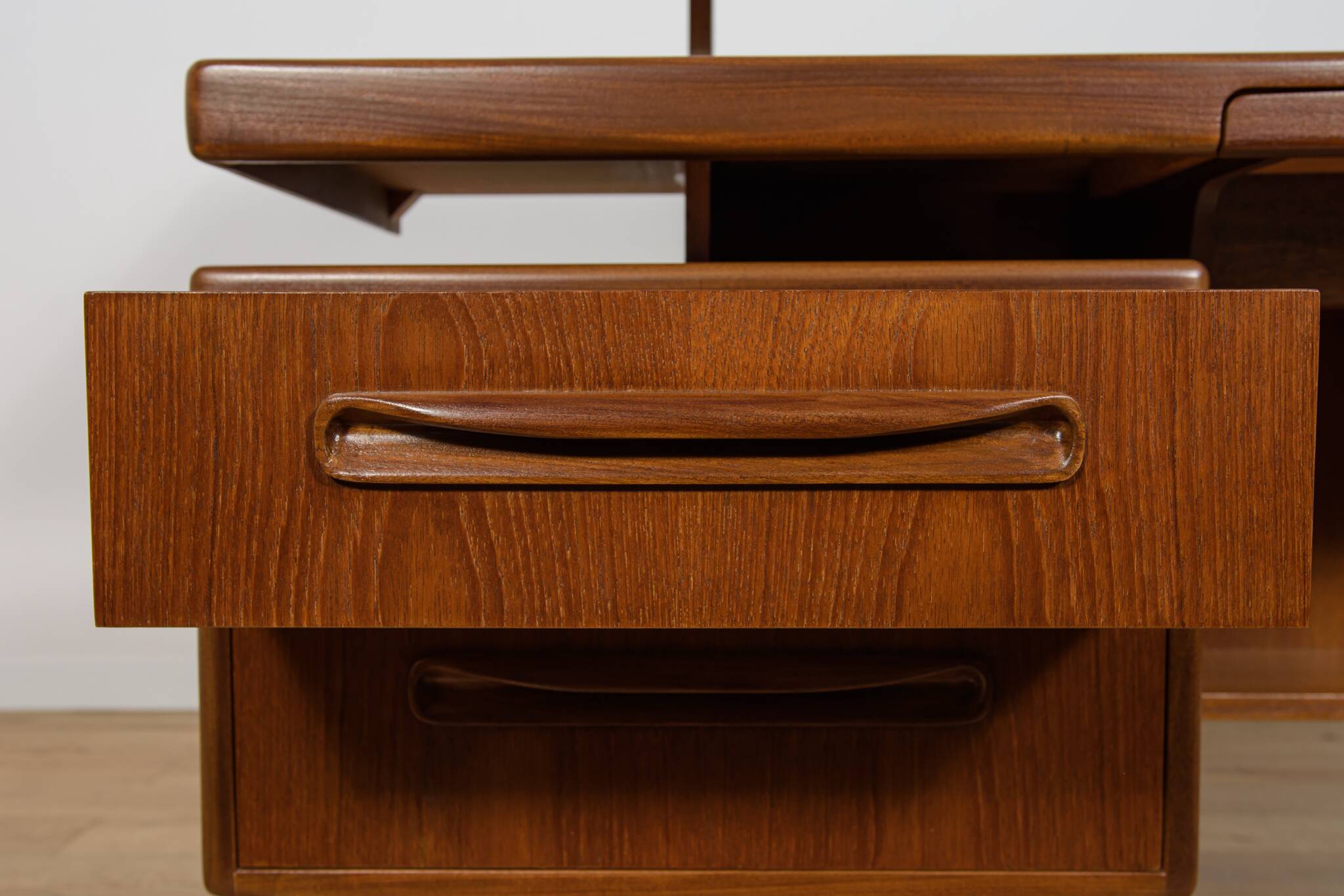 Coiffeuse du milieu du siècle par Victor Wilkins pour G-Plan, Royaume-Uni, 19