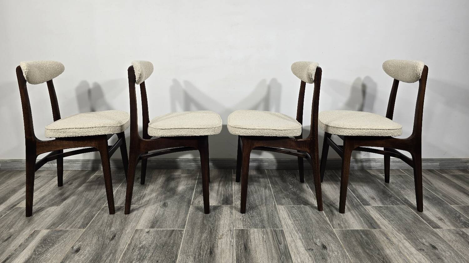 Chaises de R. Halas