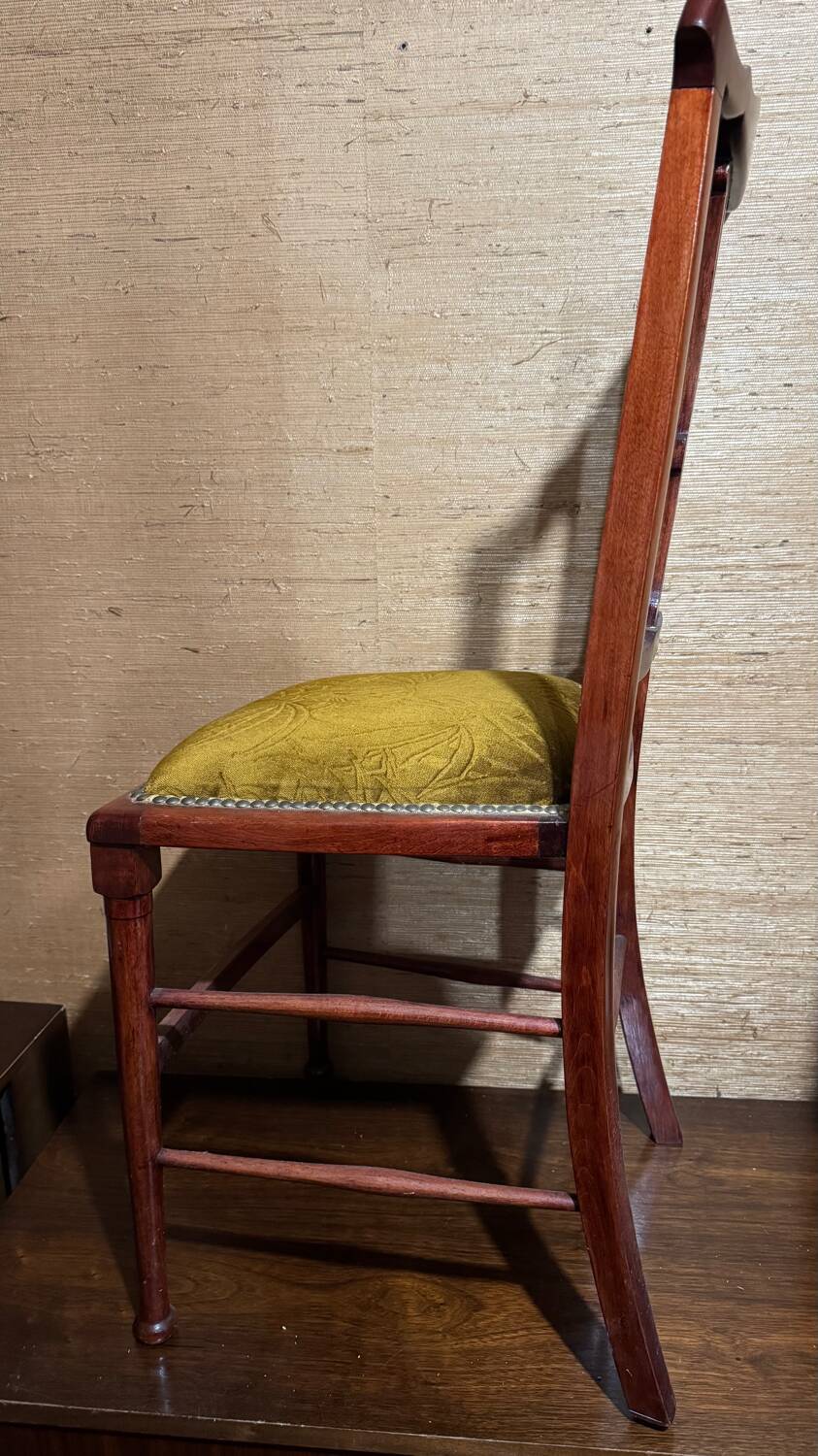Vintage mahogany Lyre chair