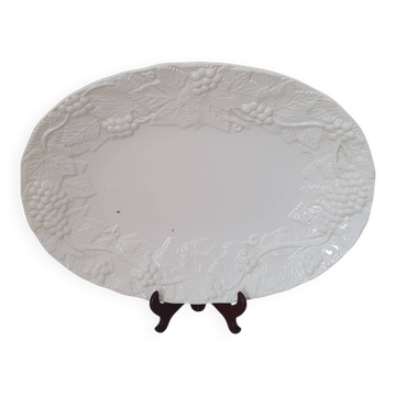 Large serving dish in white Barbotine