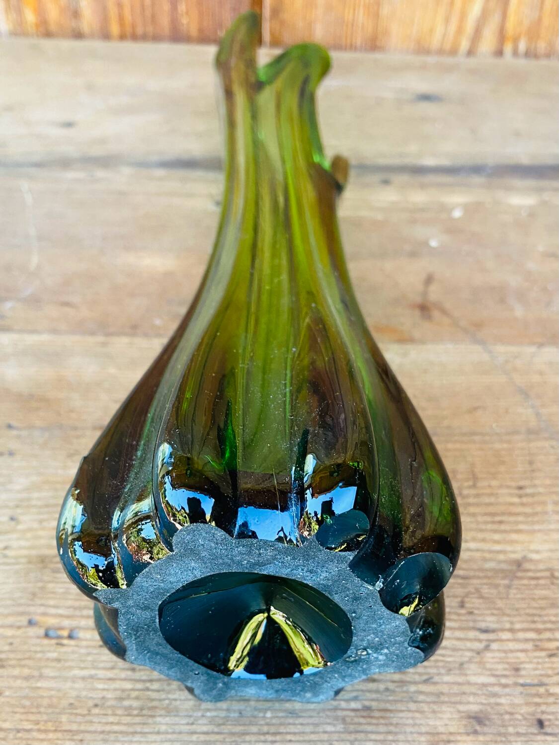 Swung single-flower vase from the 70s