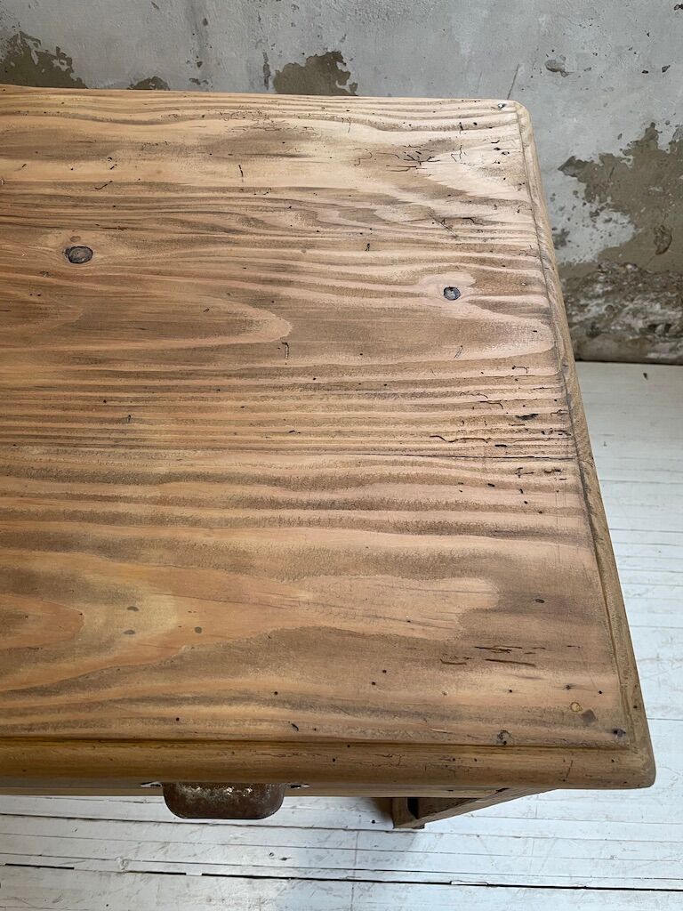 Pine shopping counter