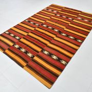 Tapis kilim ethnique turc rouge et orange, 173 x 225 cm