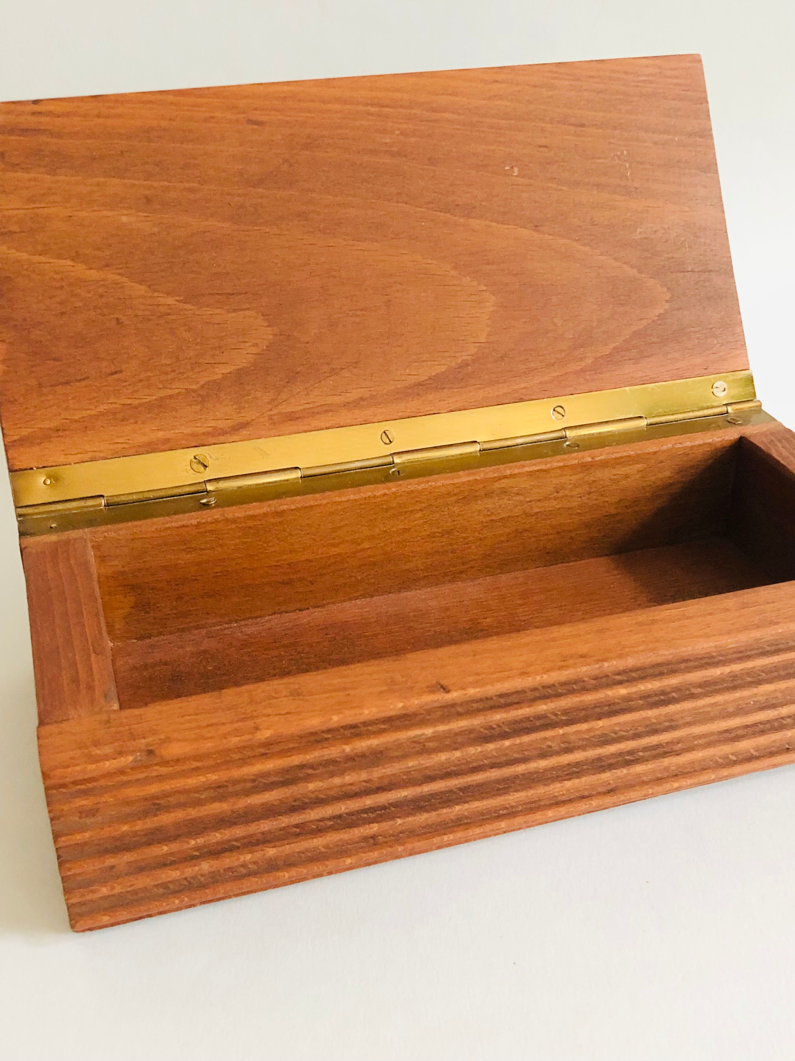 Boîte en bois faite main L25cm