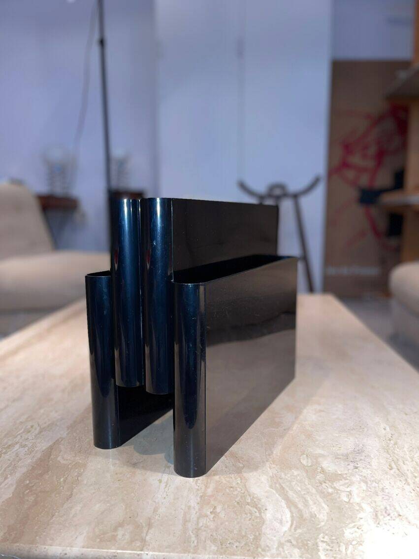 Black “Kartell” magazine rack by Giotto Stoppino, Italy 1970