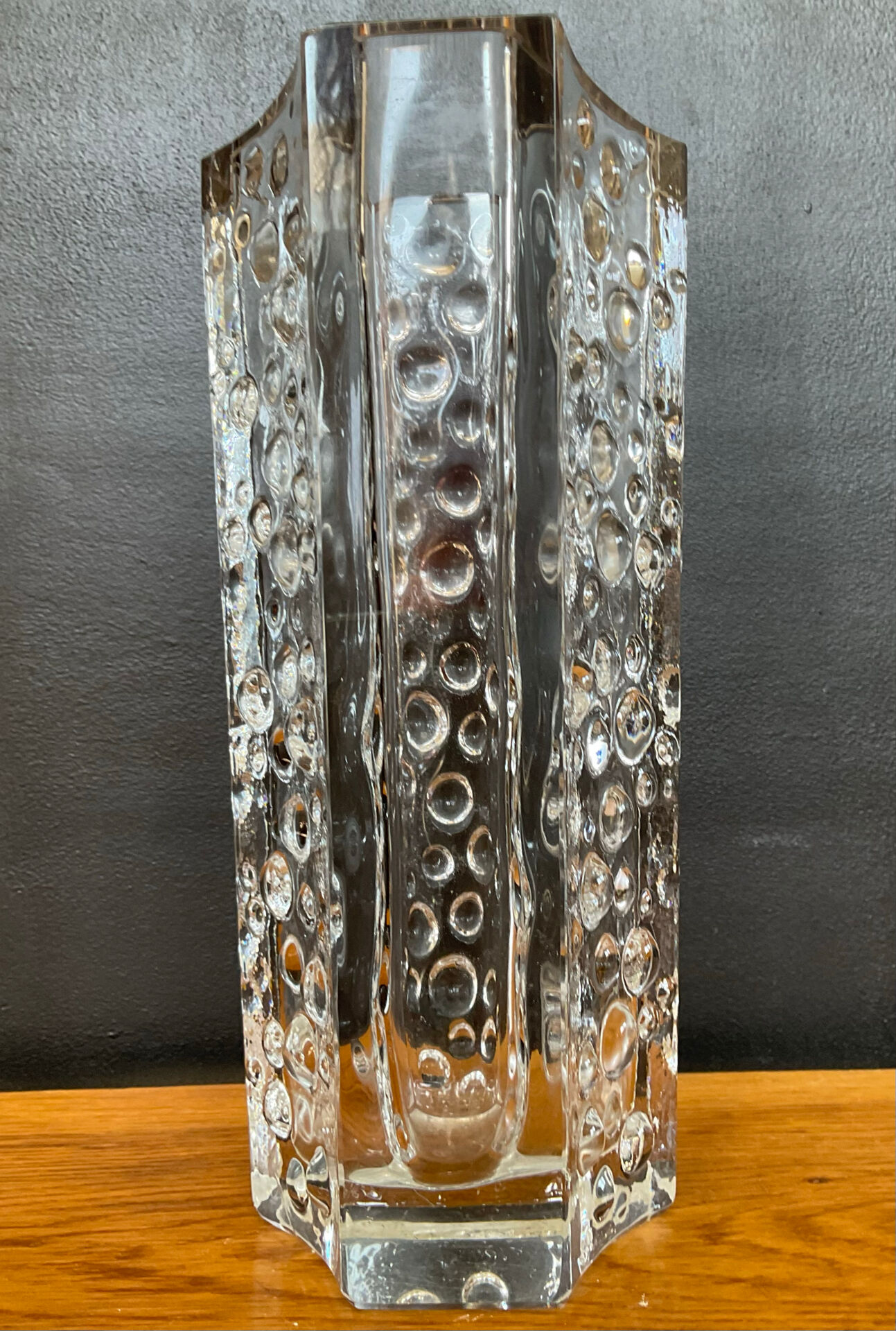 Hexagonal vase Riihimäen Lasi vintage in moulded glass