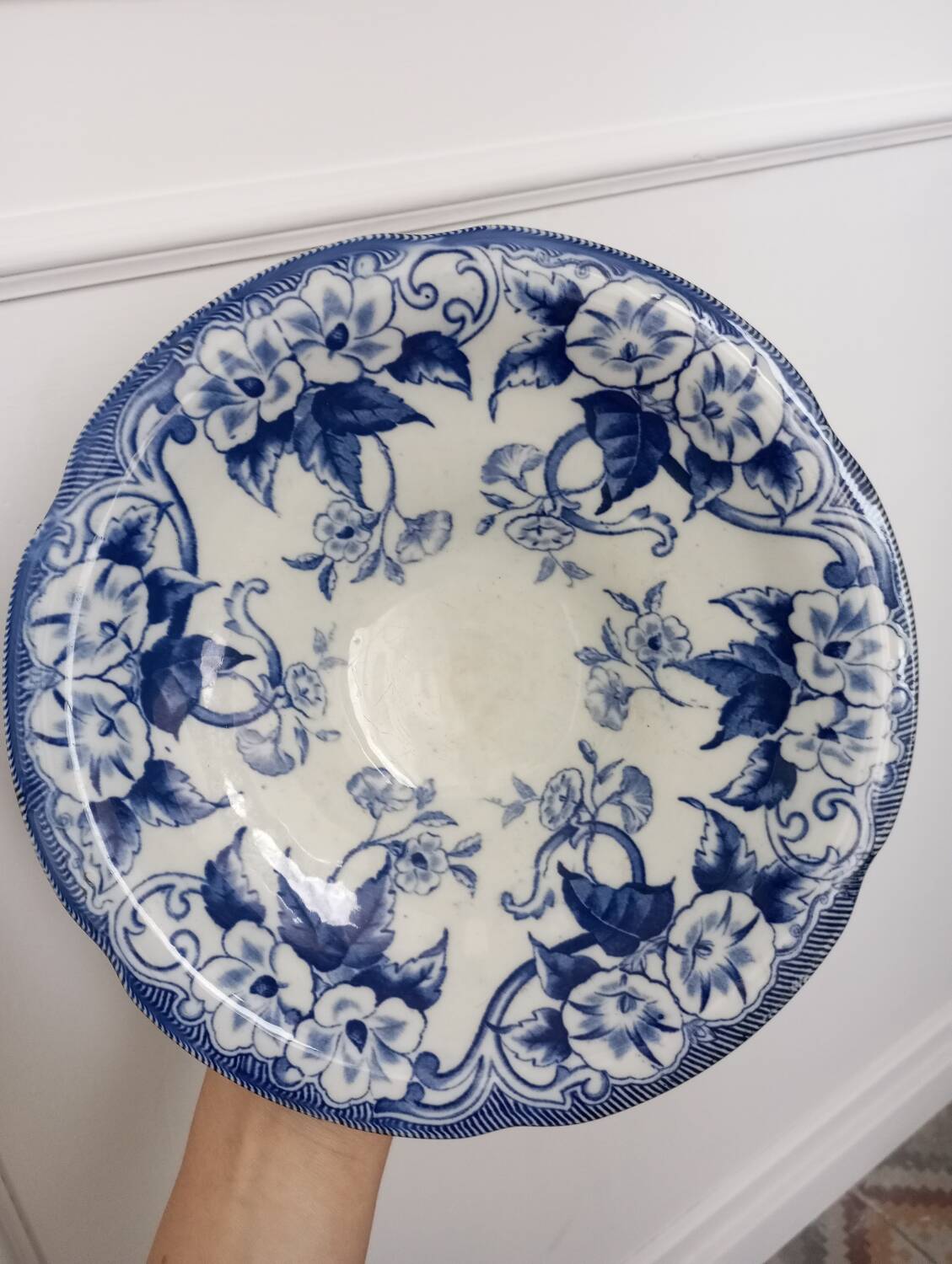 "Flora" fruit bowl in Creil and Montereau