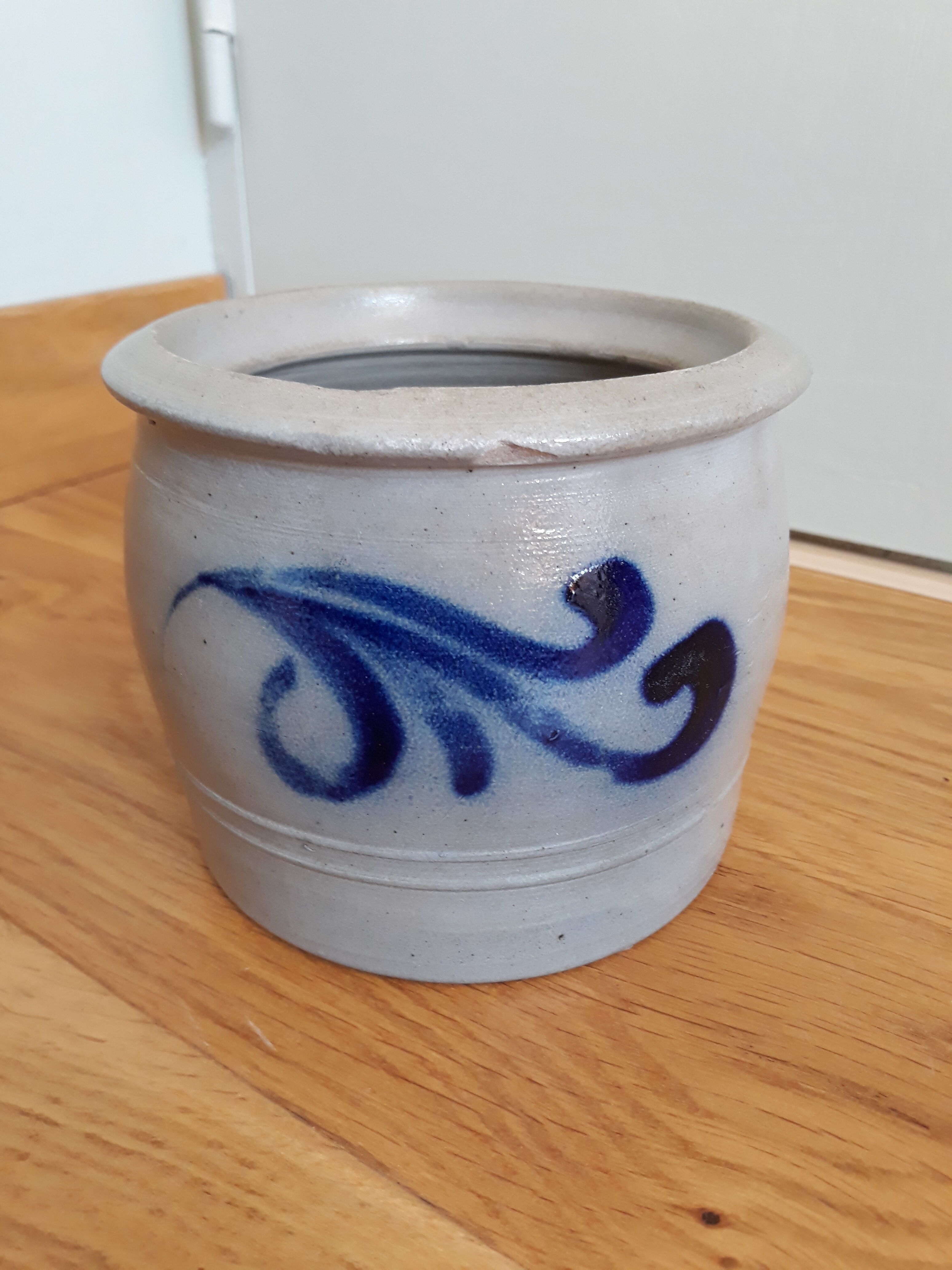 Pot in grey and blue Alsace sandstone
