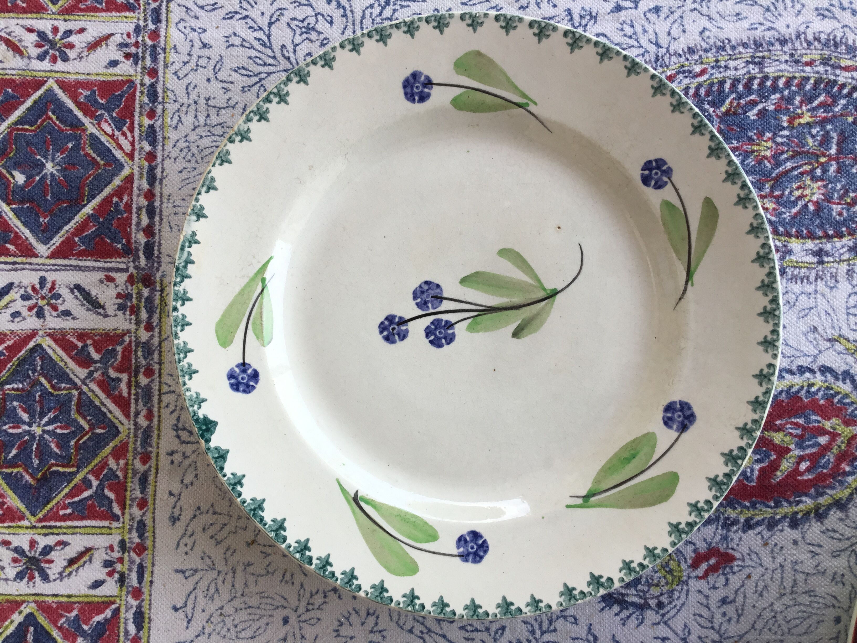 Set of 6 mismatched plates