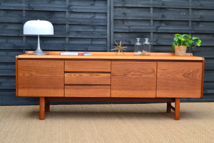Sideboard  curved White & Newton clear teak