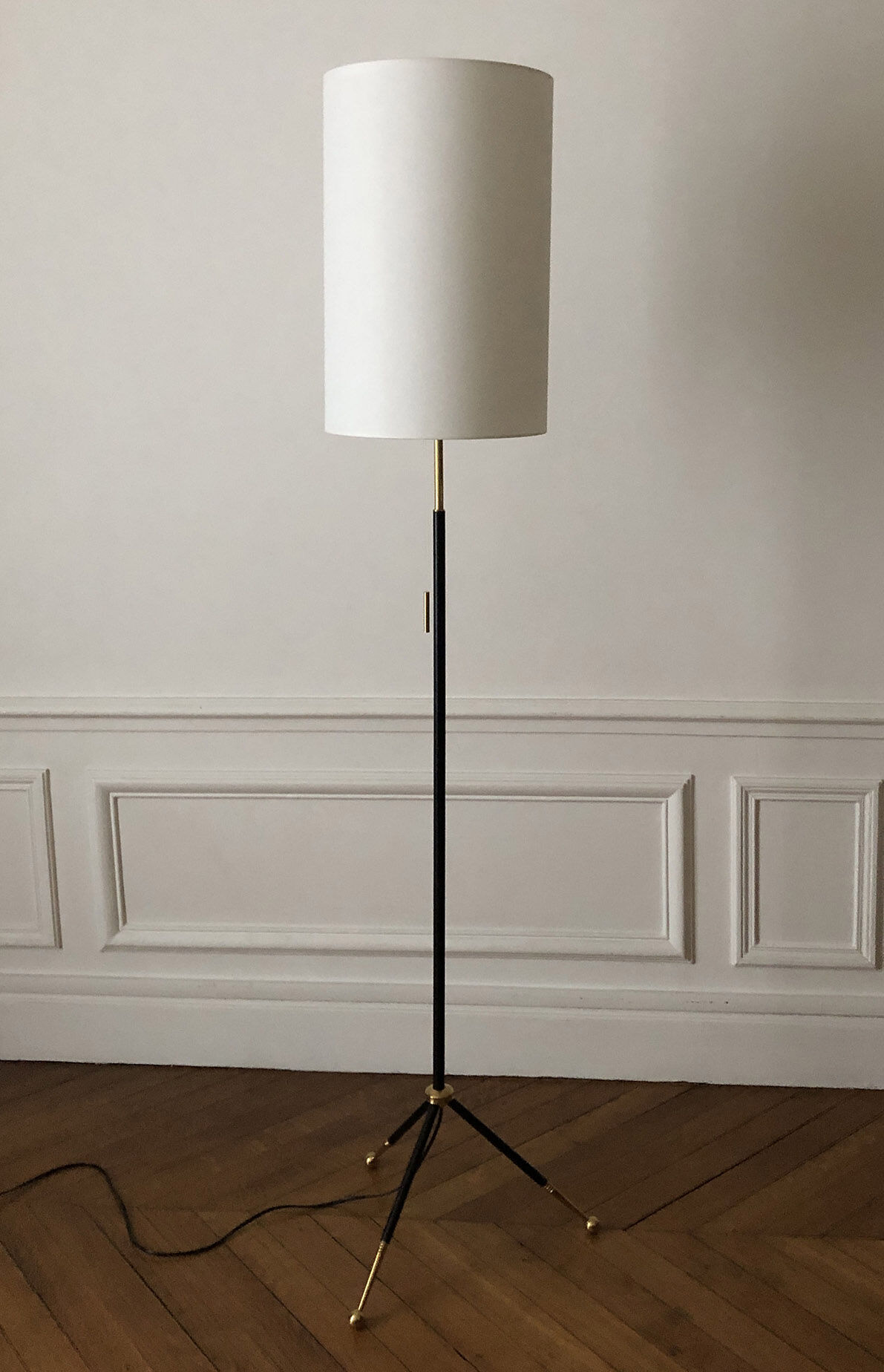 1960 tripod floor lamp with pull-pull
