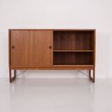 Børge Mogensen, sideboard with sliding doors.