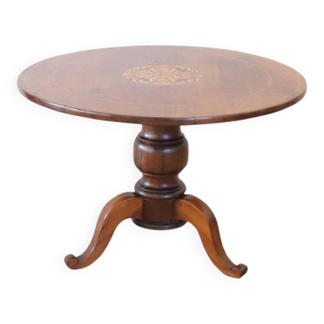 Antique Til Top Table In Walnut Inlaid, Italy Mid 19th Century