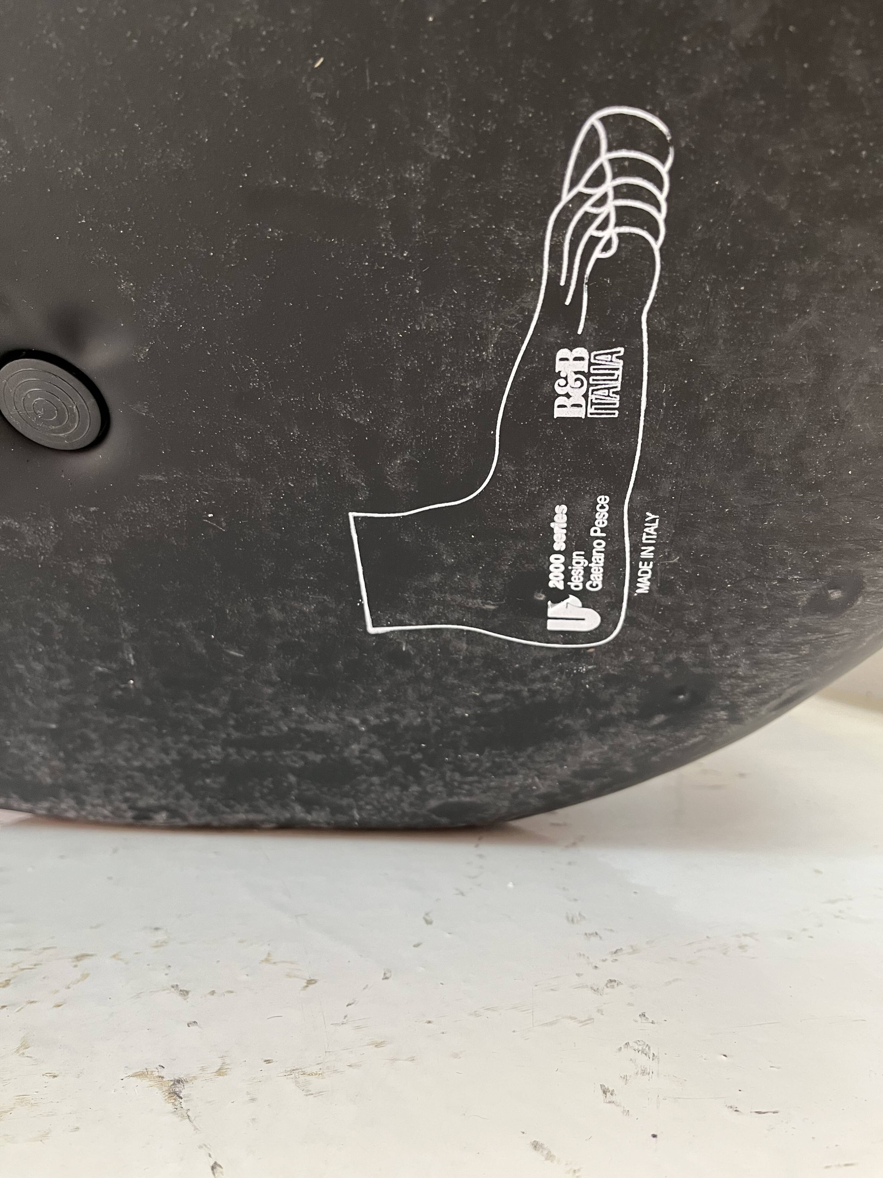 Up7 Foot par Gaetano Pesce pour B&B Italia