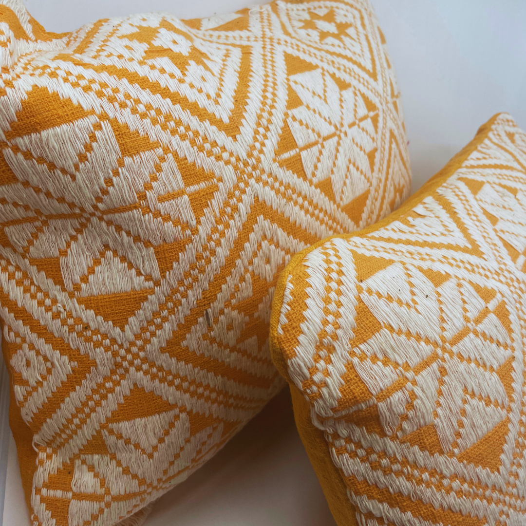 Coussin graphique orange carré