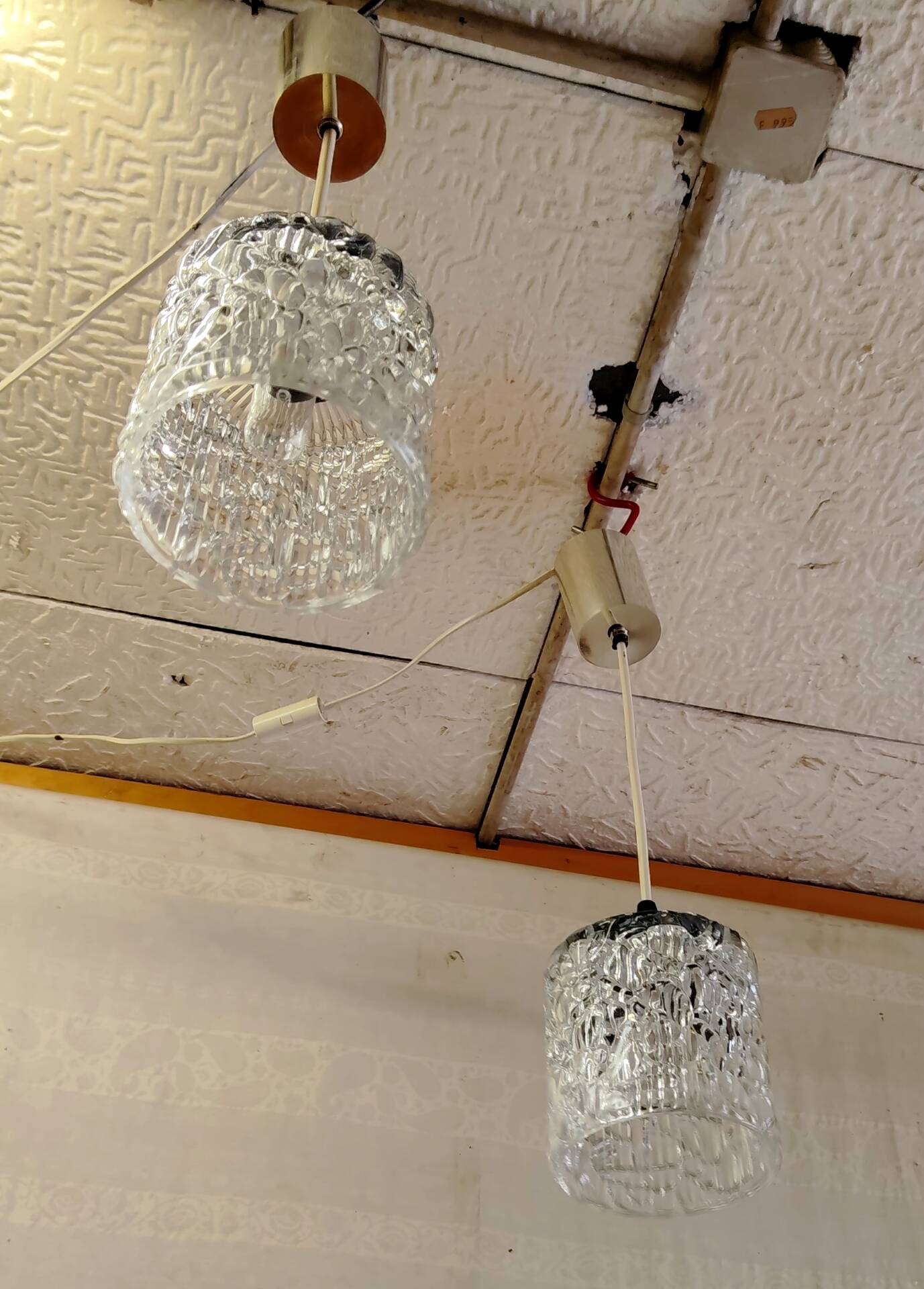 Paire de suspensions en verre holophane - mid. XXeme