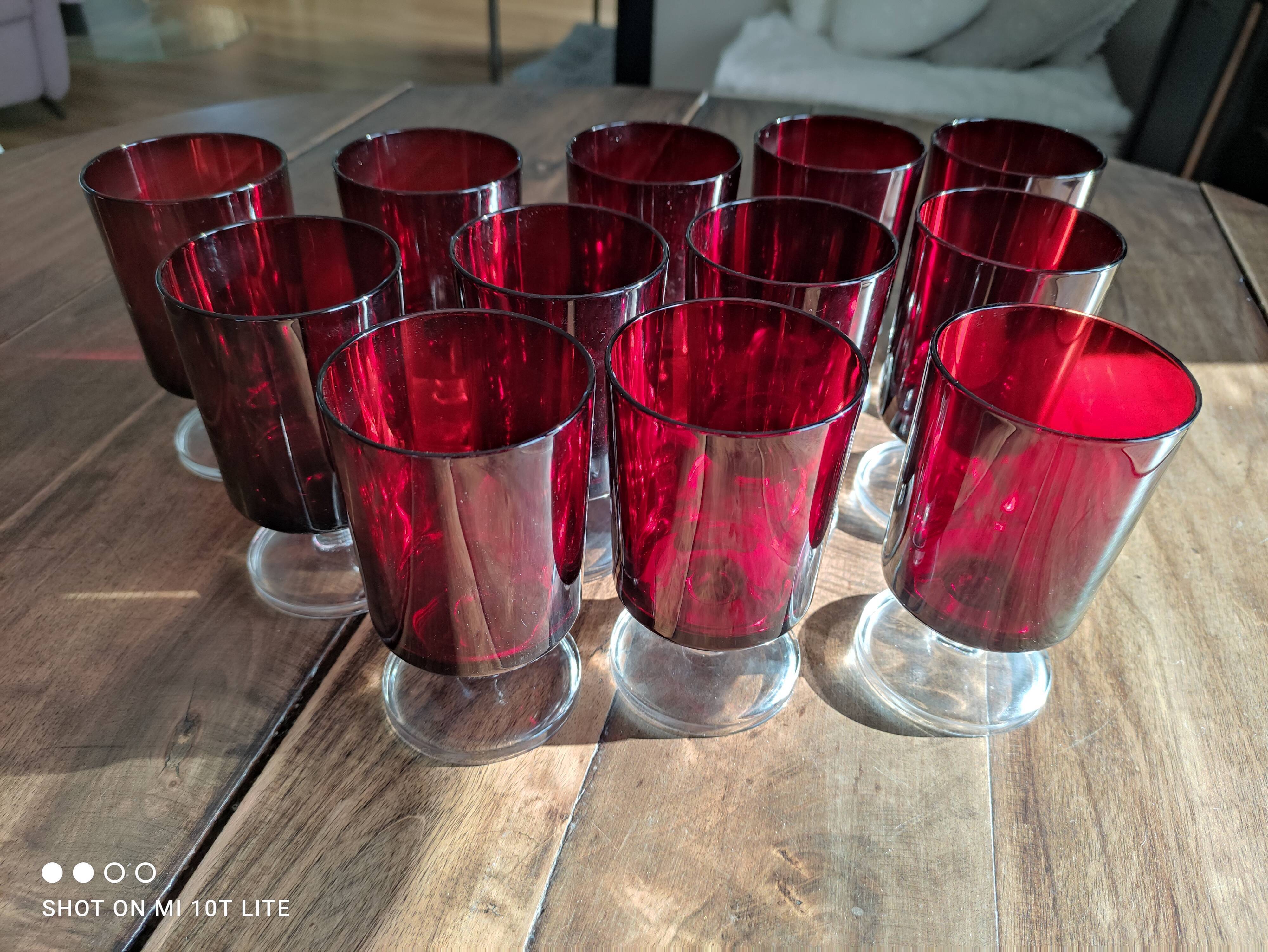 Set of 12 Luminarc wine glasses model Sweden red