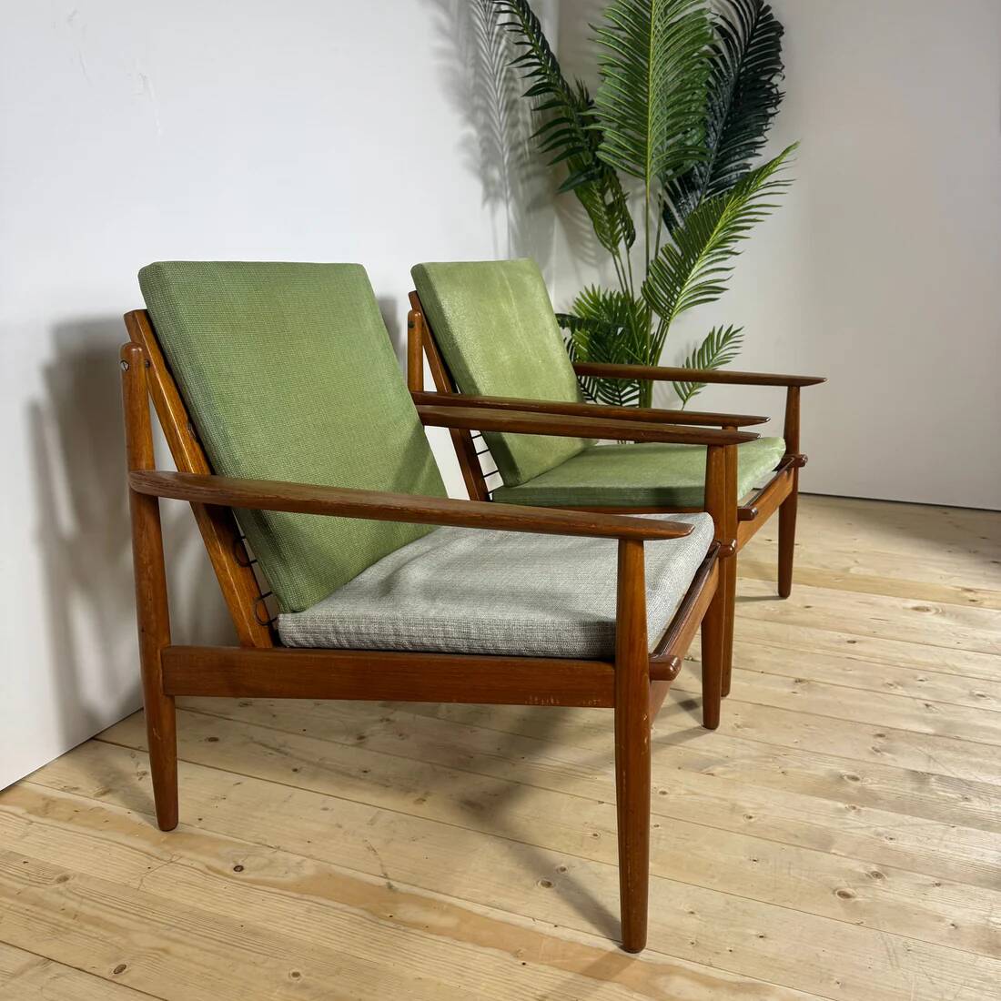 Pair of mid-century modern Danish armchairs in teak with customisable cushions – 1960