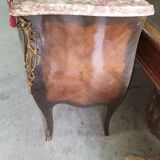 Commode sauteuse en bois de rose plateau en marbre rose