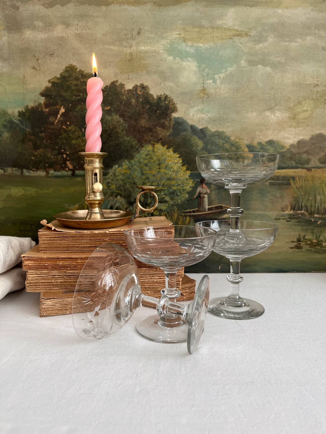 4 antique champagne glasses in engraved glass decor