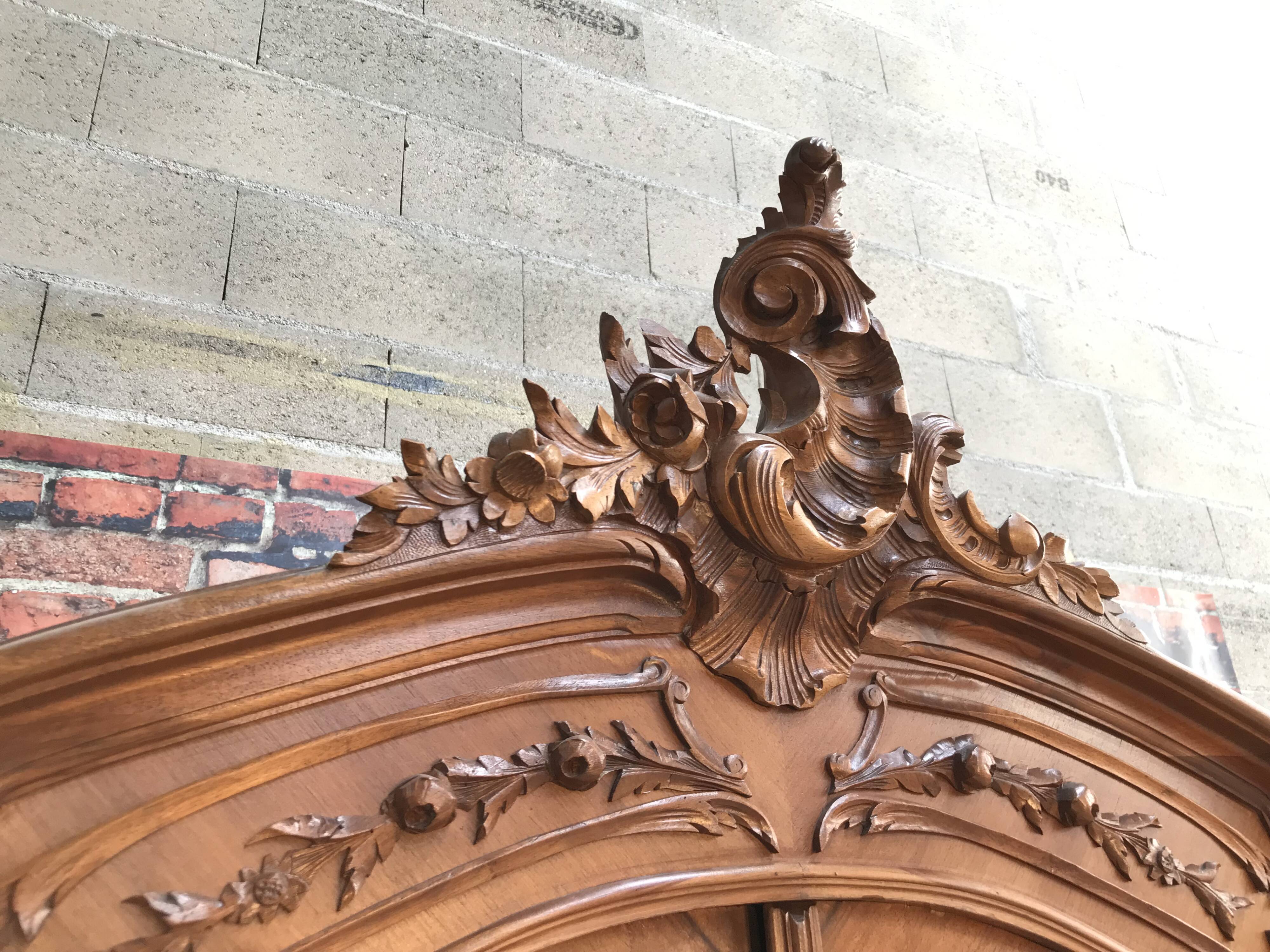 Two-door ice cabinet, louis XV style