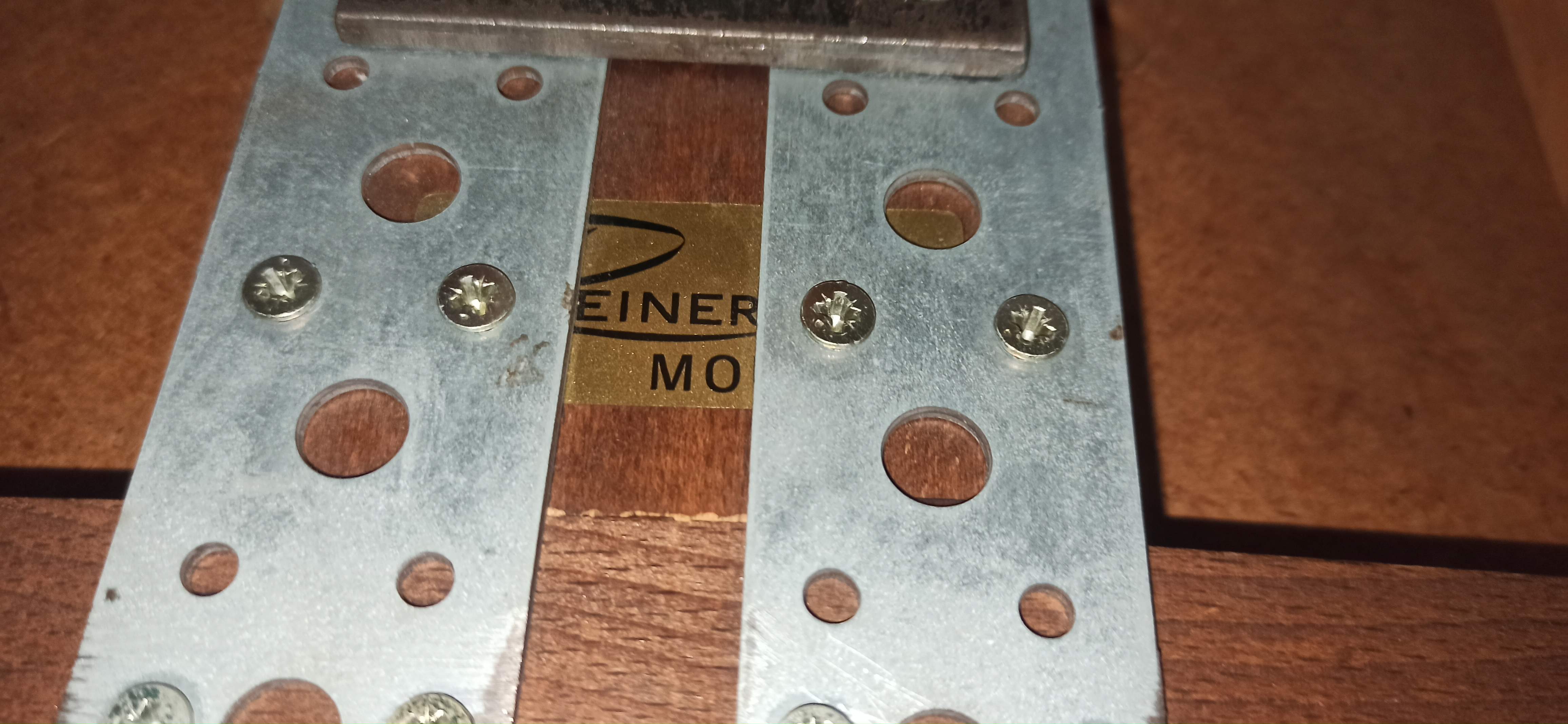 Reiner modell piano stool tripod