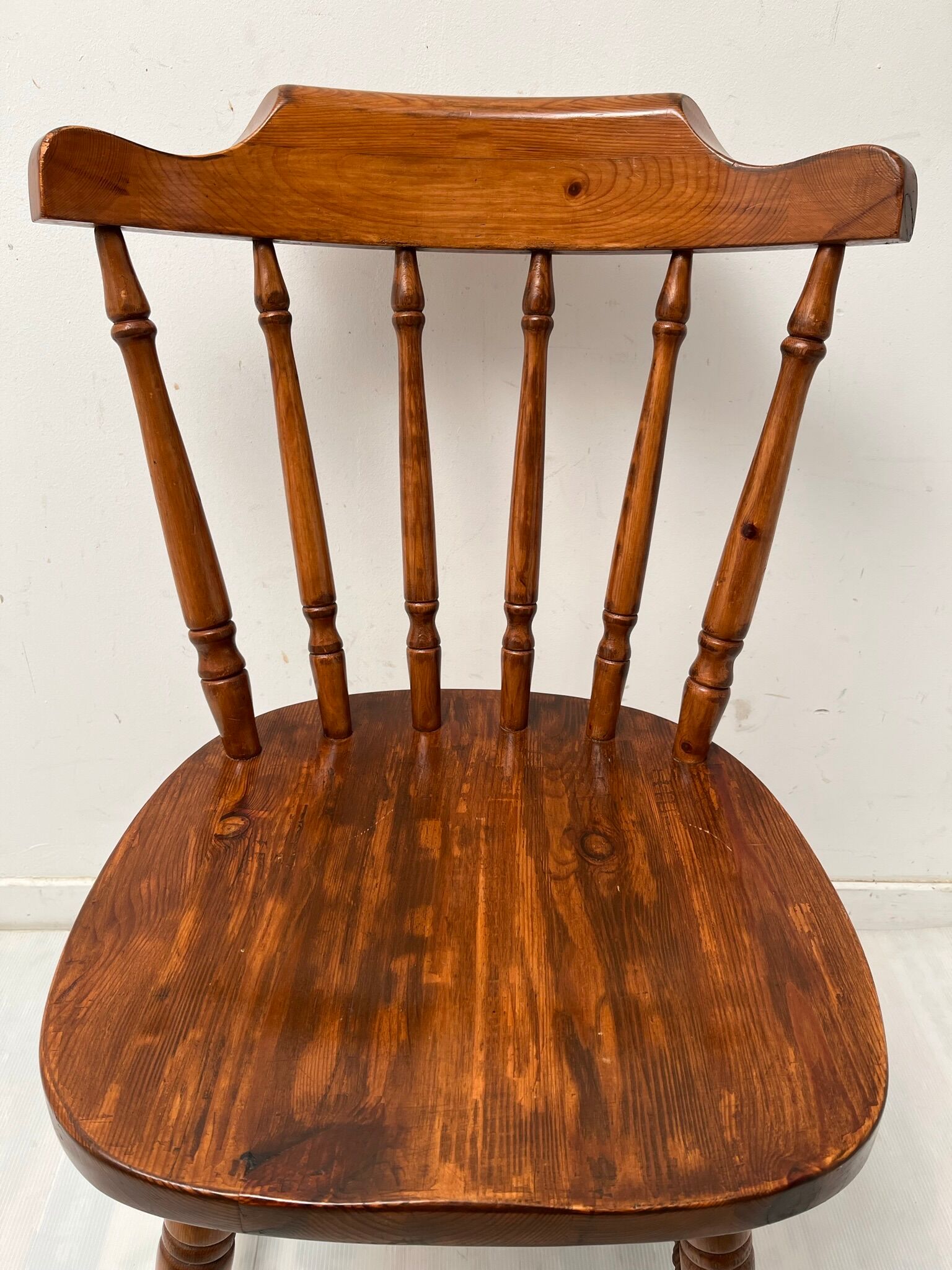 4 chaises western de saloon vintage 1970-1980