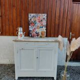 Purple Parisian buffet