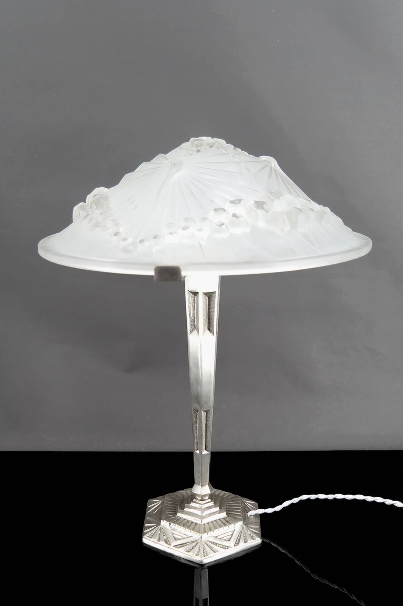 Important Art Deco lamp, nickel-plated bronze, Schneider glass, Fr, c. 1930
