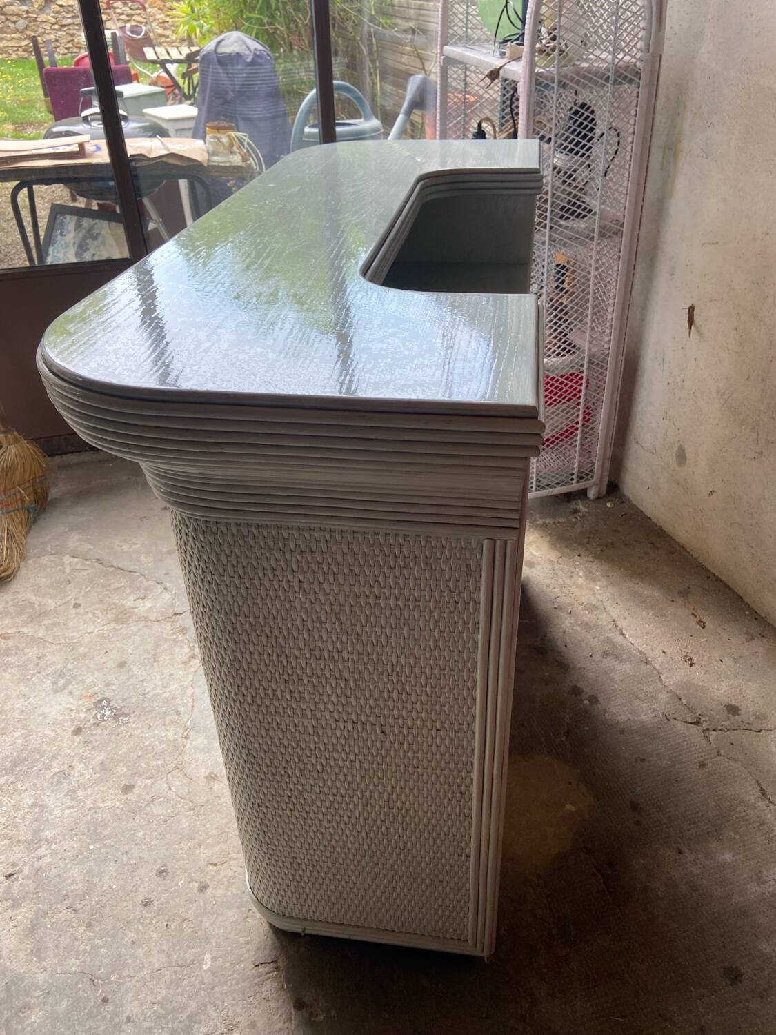 Vintage rattan bar