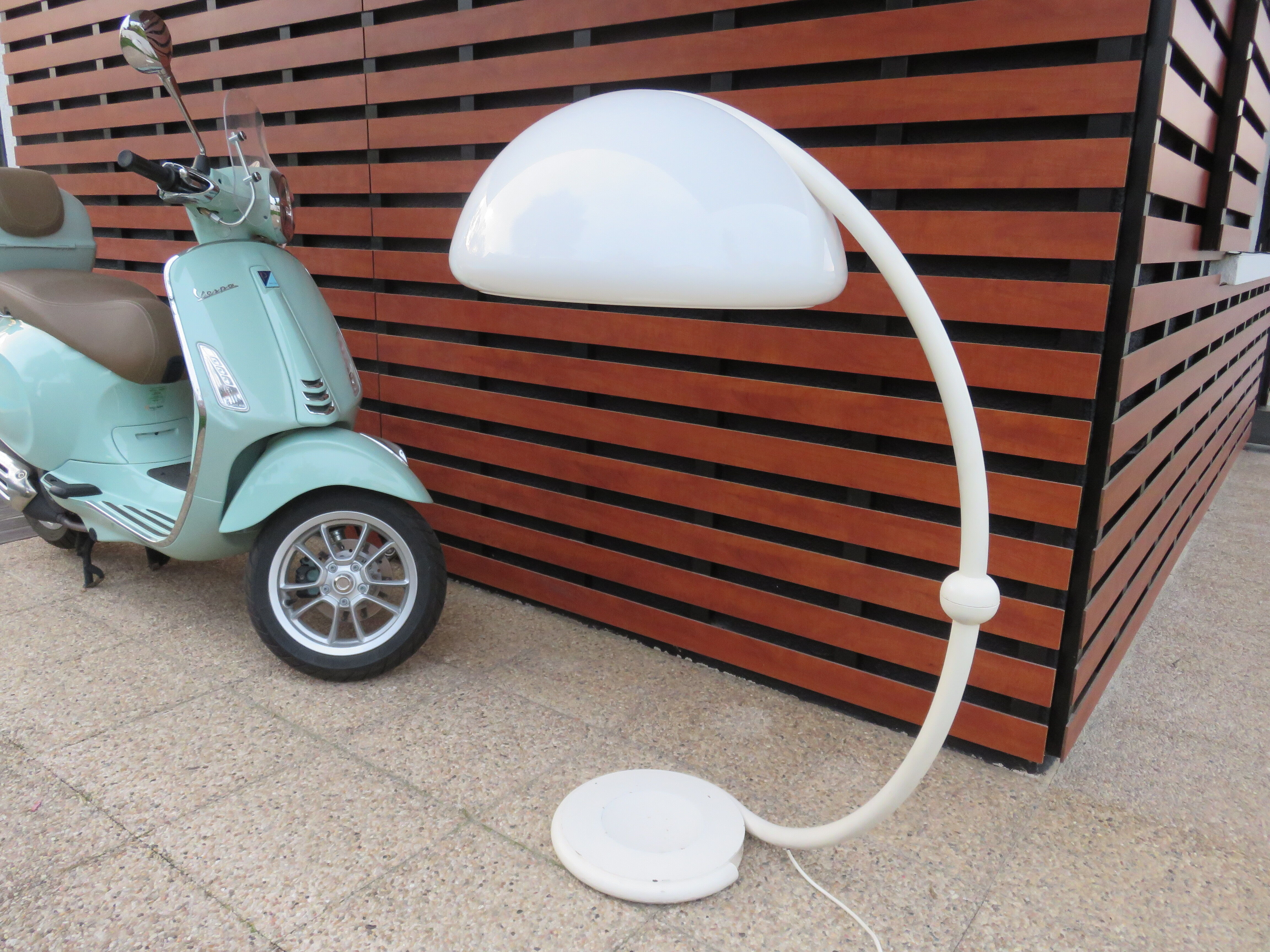 Floor lamp "serpente" Elio Martinelli for Martinelli luce 1965 1st edition