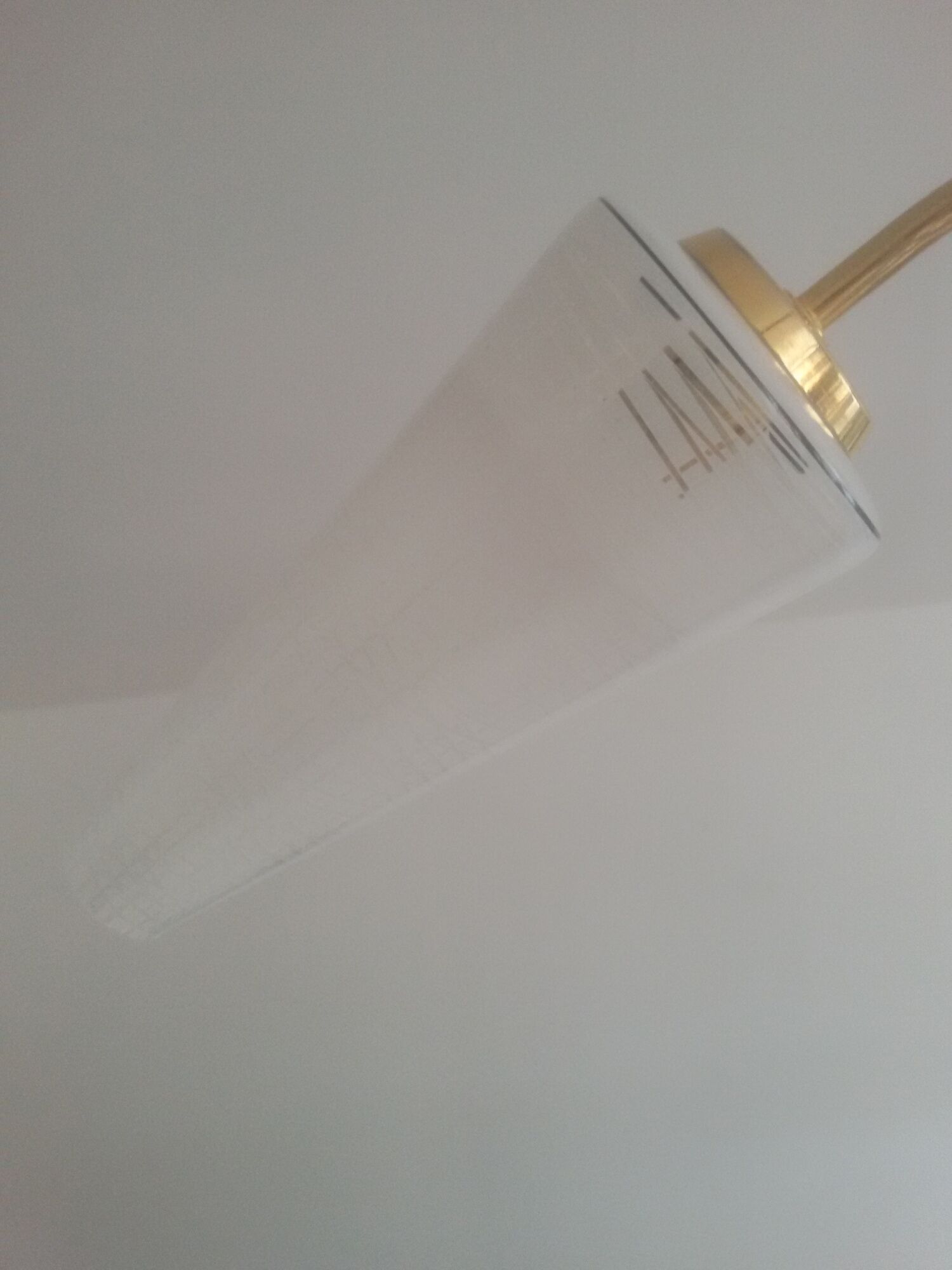 Lustre en laiton doré et opaline des années 50/60
