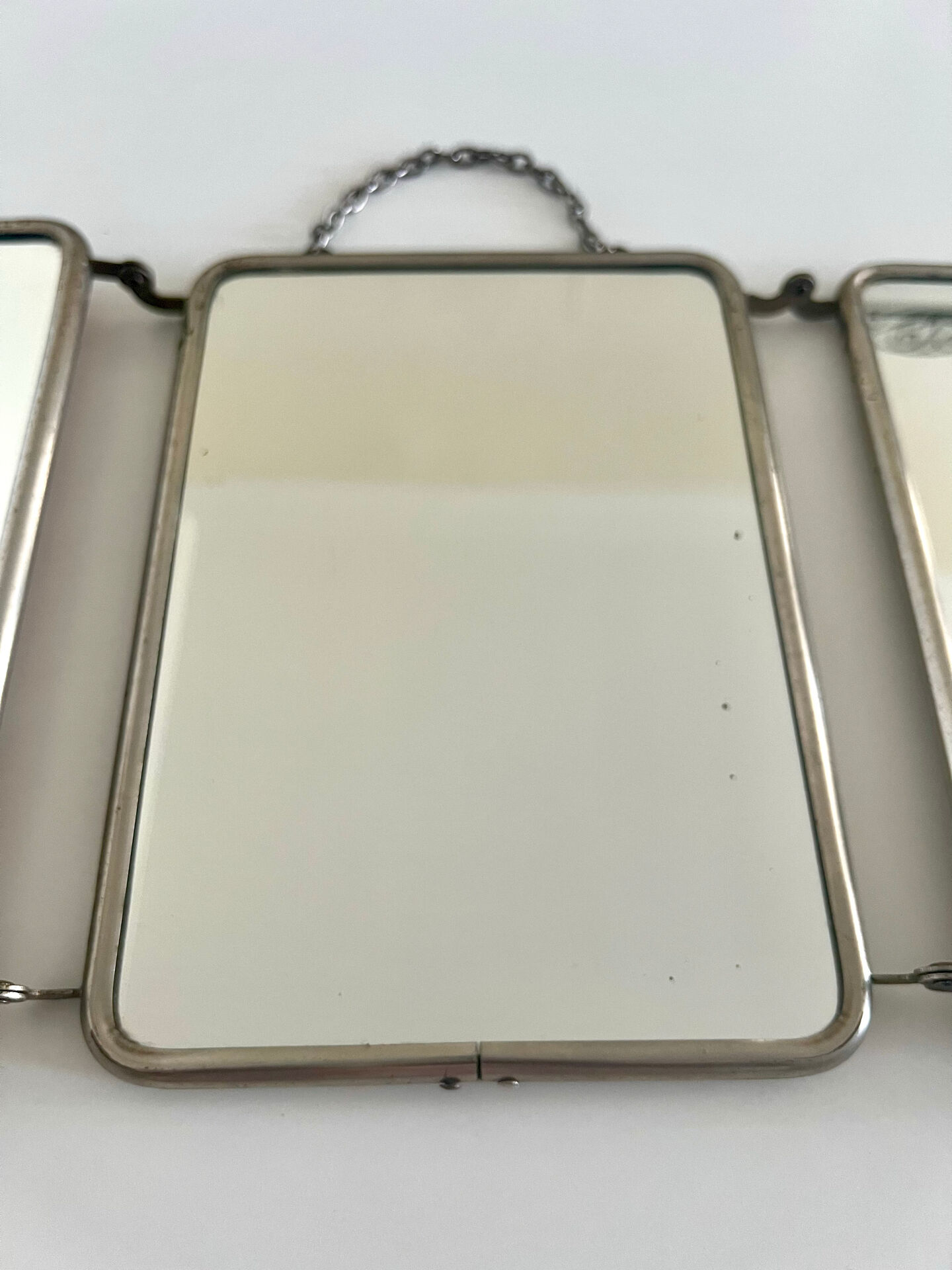 Antique Art Deco triptych barber mirror from the 1920s/30s – leather covering o