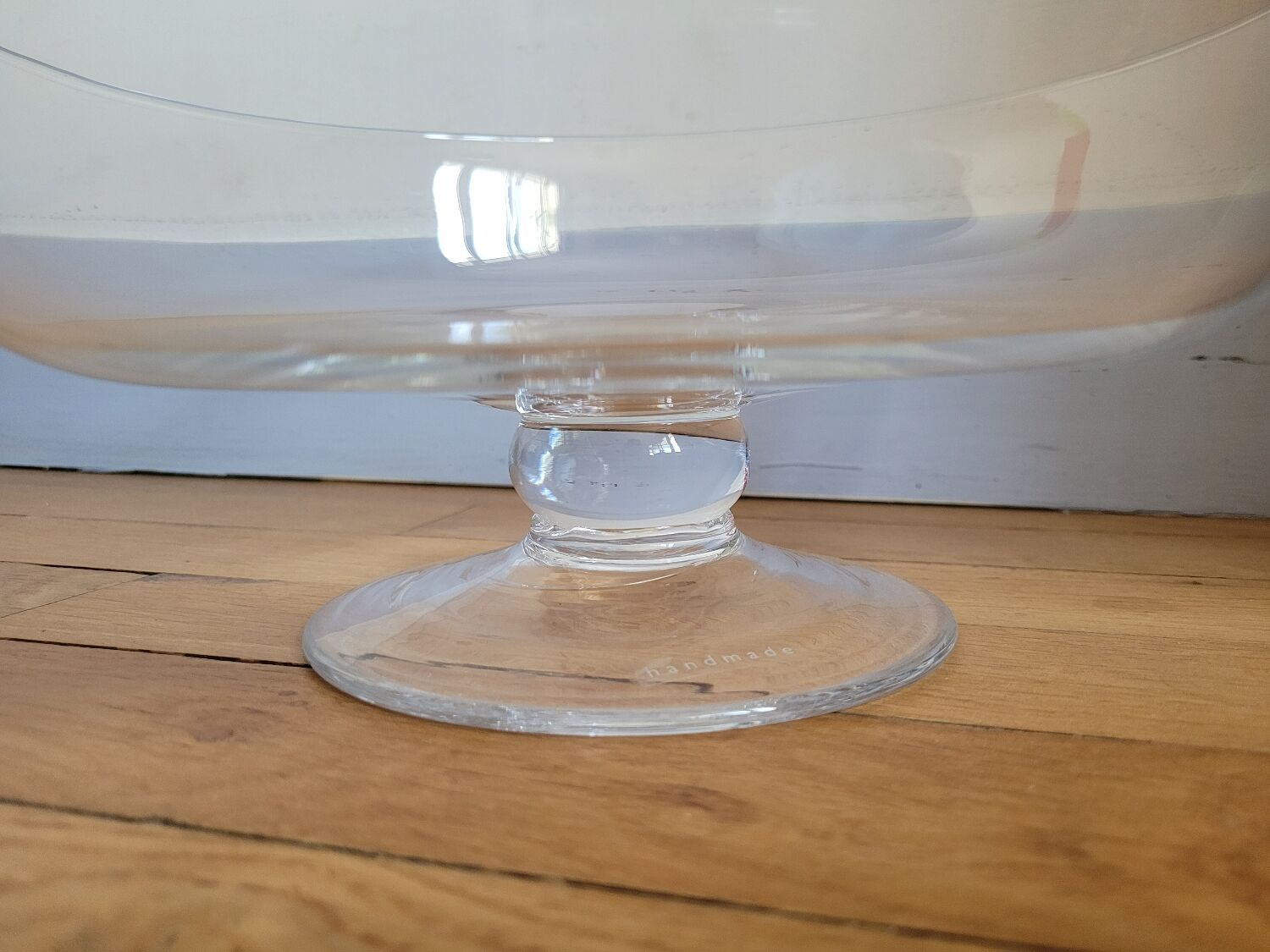 Free-standing fruit bowl