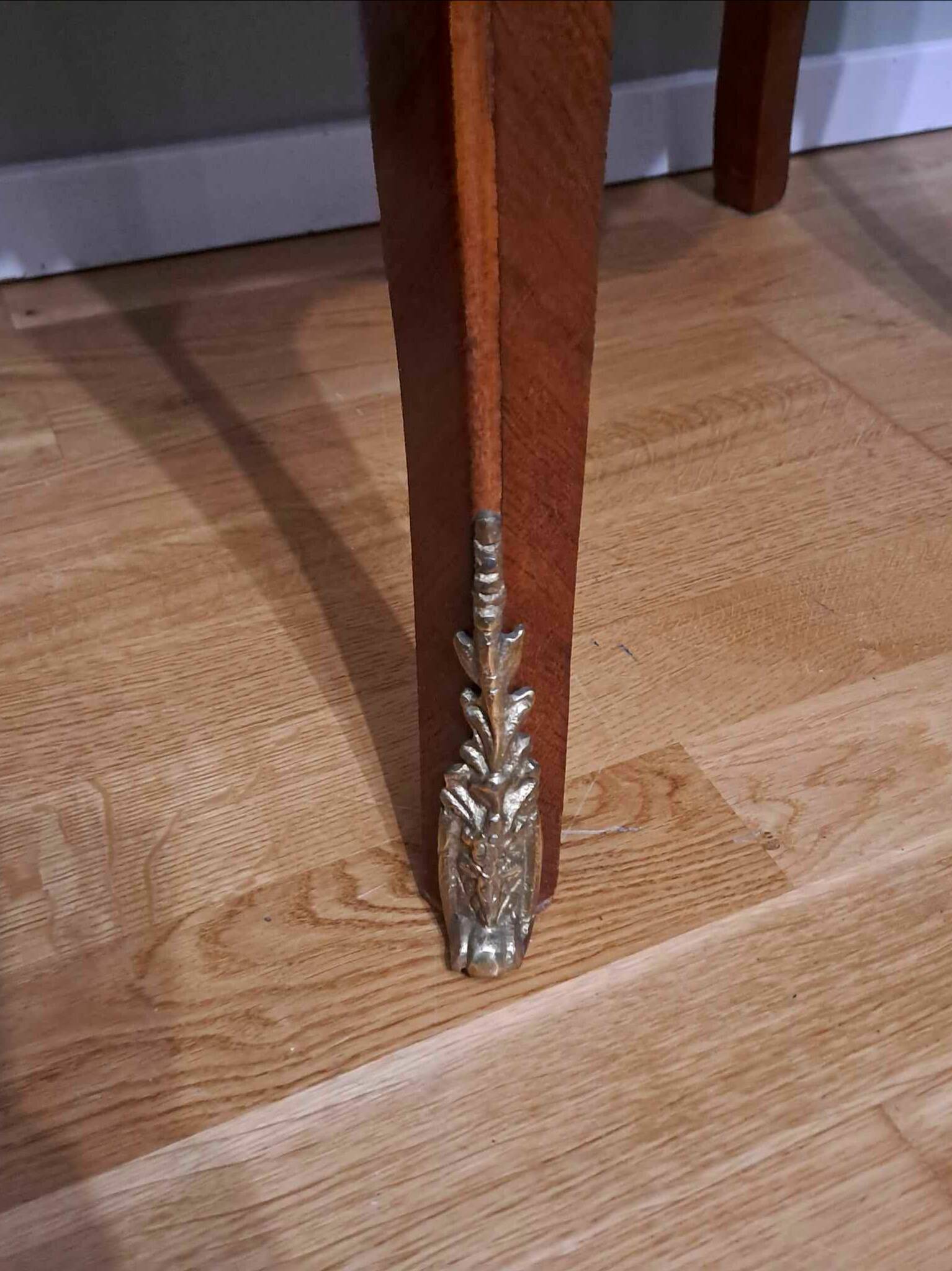 Marquetry chest of drawers