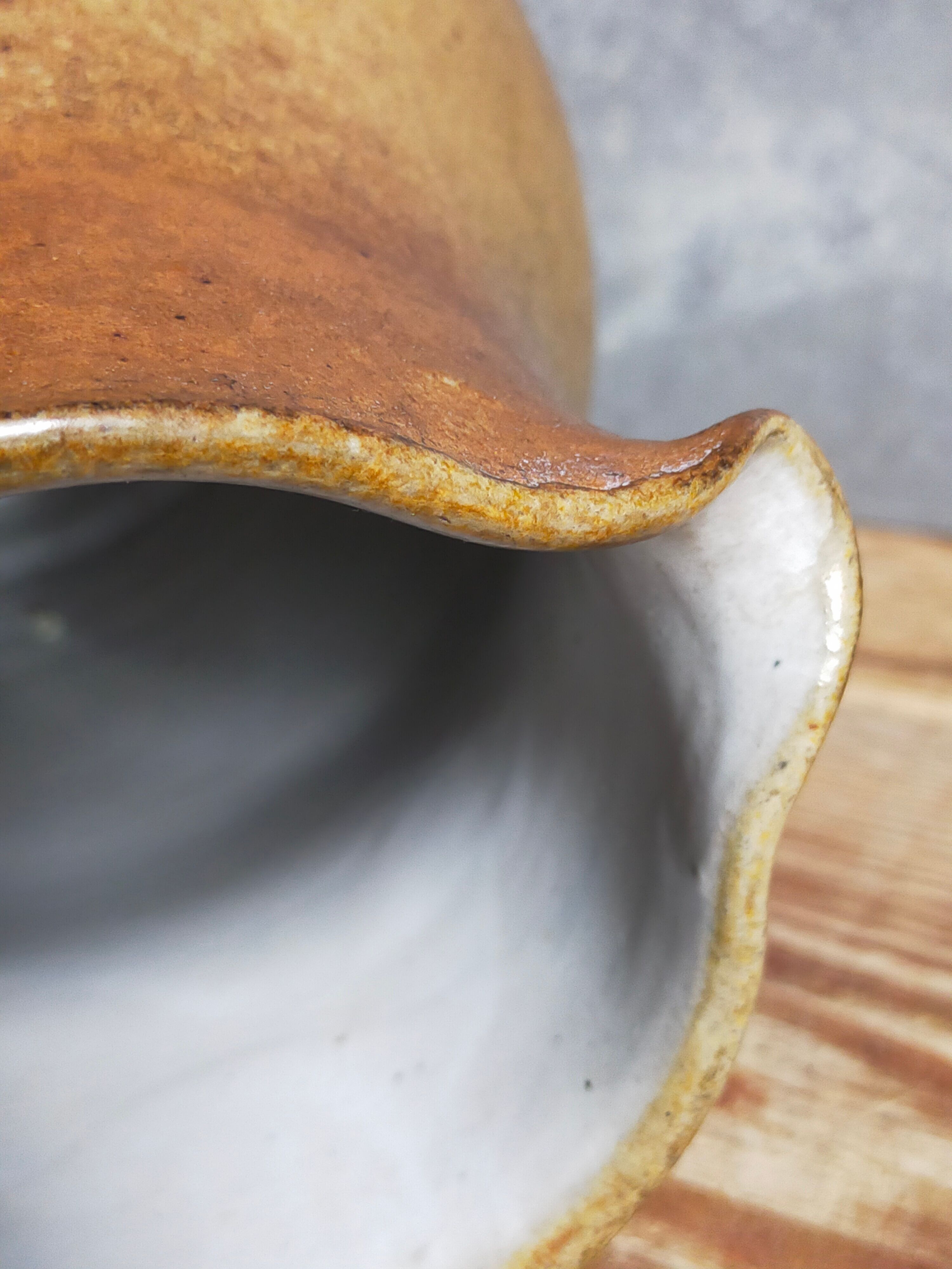 Pitcher Art-Populaire in ancient sandstone