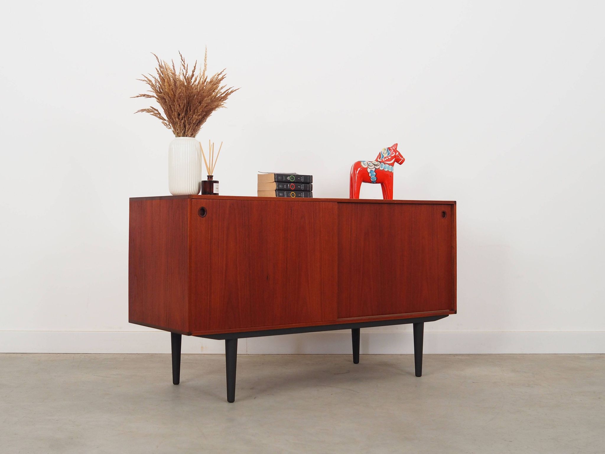 Meuble en teck, design danois, années 1960, production : Danemark