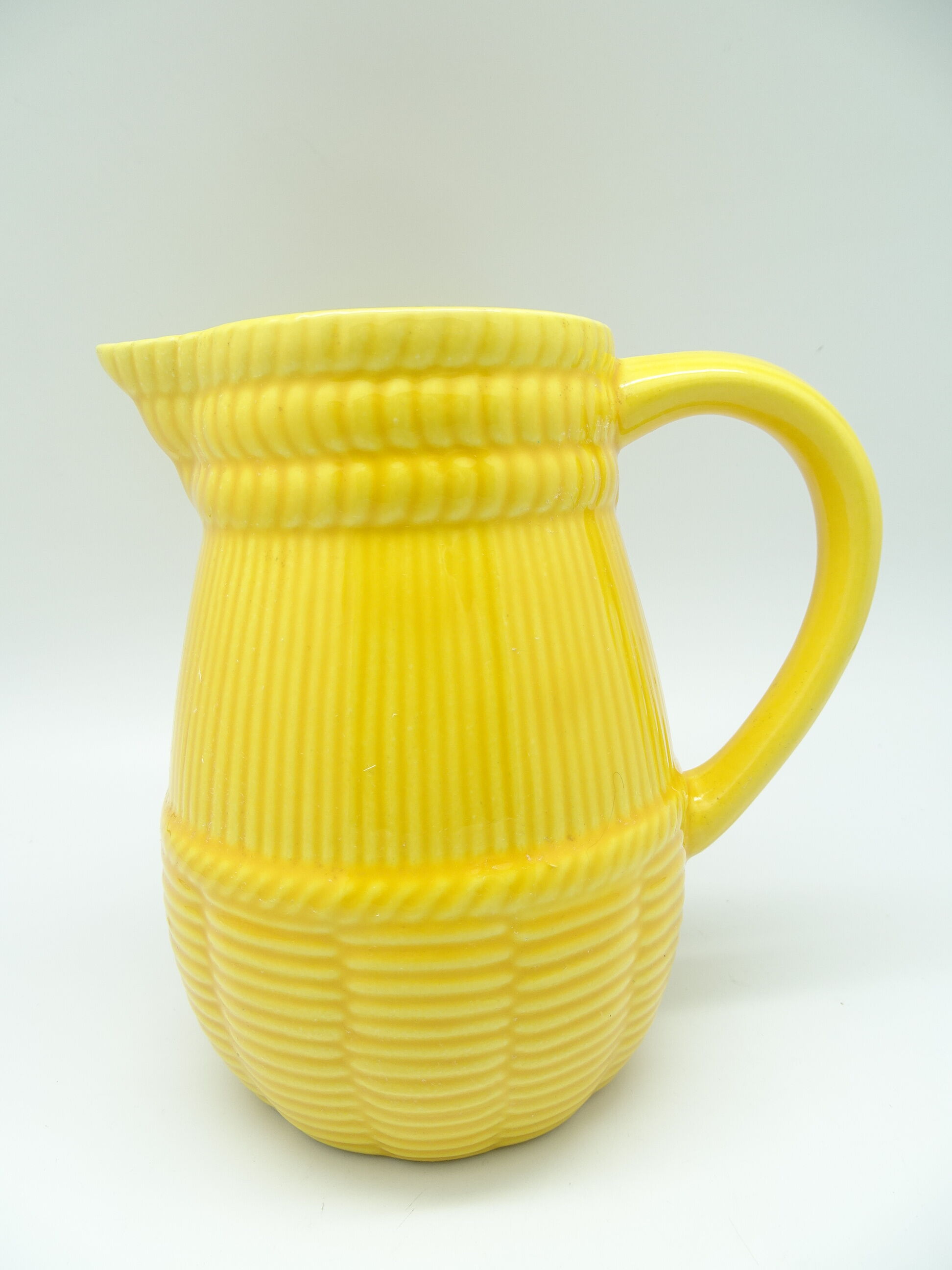 Nice pitcher / yellow corn jug